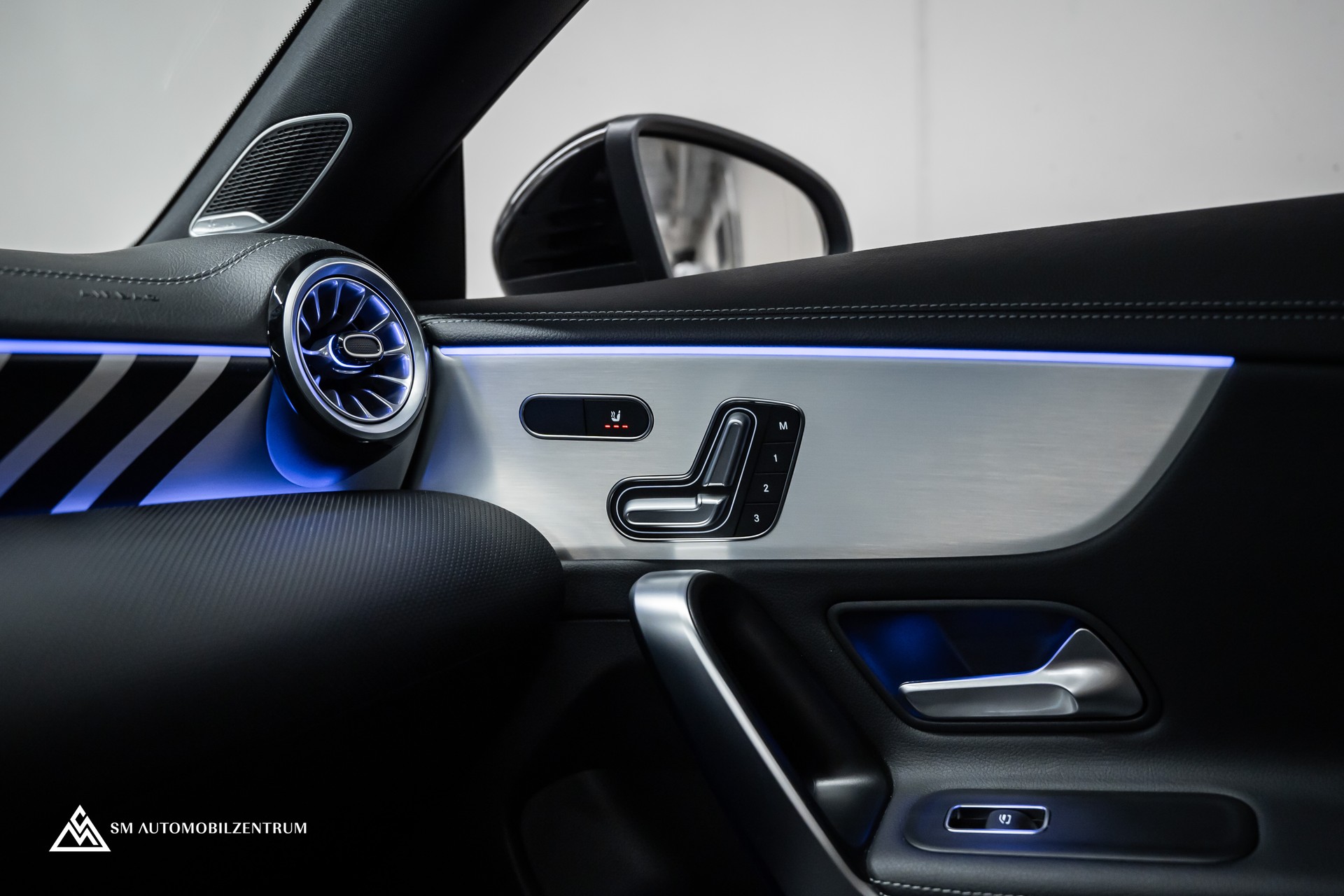 MERCEDES-BENZ CLA 45 AMG 4matic+ / Aero / Panorama / Head-Up / Burmester-image-27