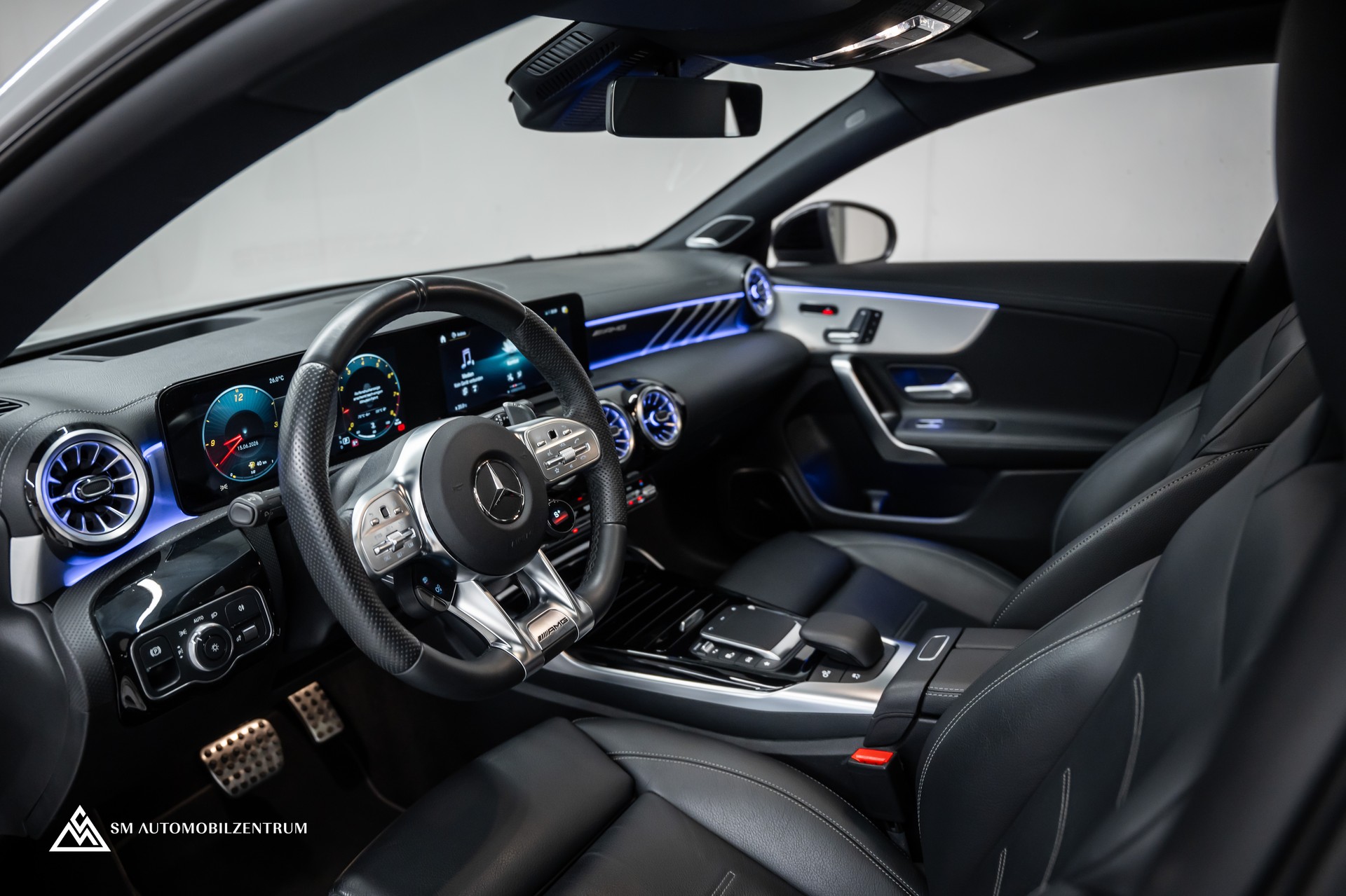 MERCEDES-BENZ CLA 45 AMG 4matic+ / Aero / Panorama / Head-Up / Burmester-image-15