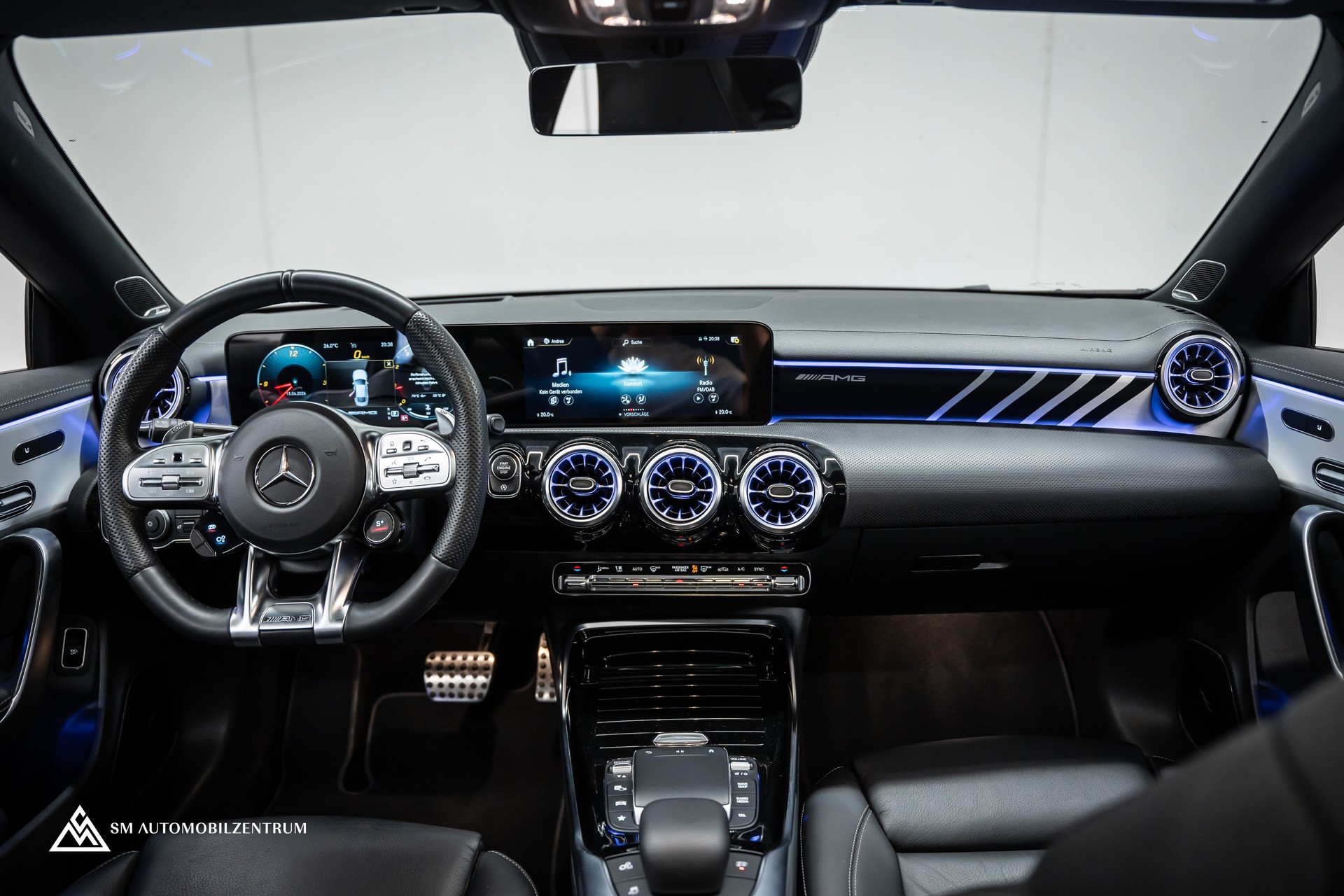 MERCEDES-BENZ CLA 45 AMG 4matic+ / Aero / Panorama / Head-Up / Burmester-image-13