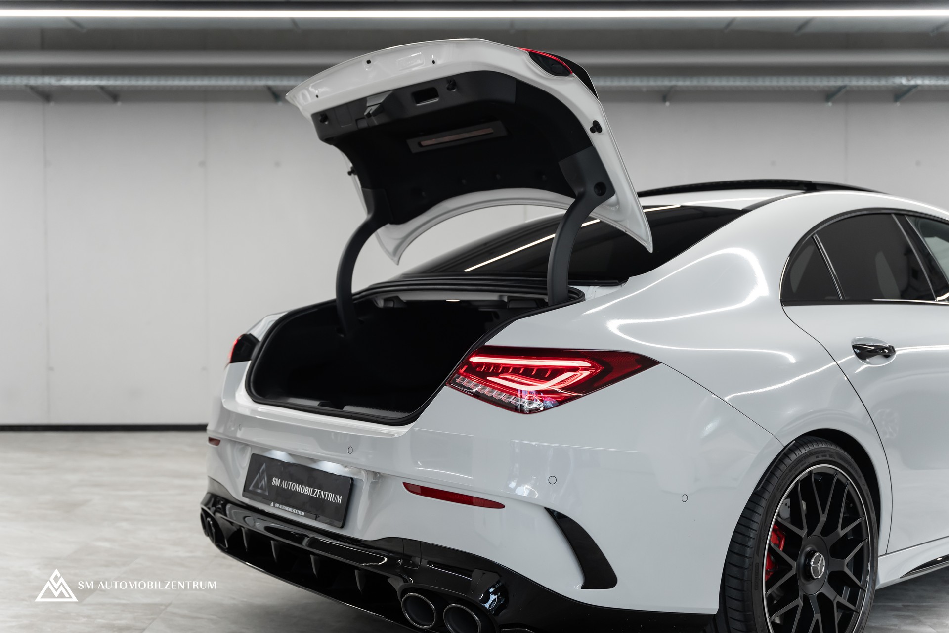 MERCEDES-BENZ CLA 45 AMG 4matic+ / Aero / Panorama / Head-Up / Burmester-image-11