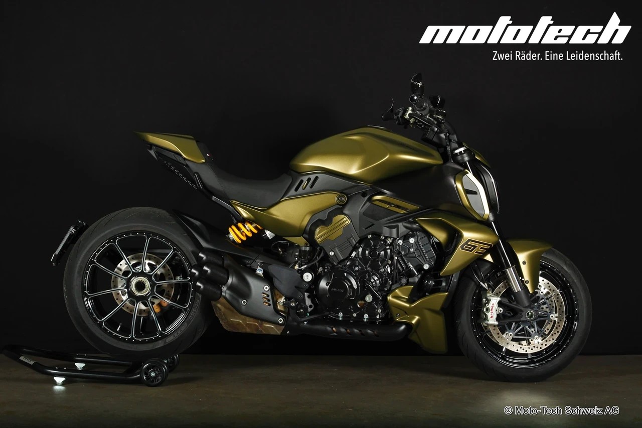 DUCATI Diavel V4-showroom-element-1