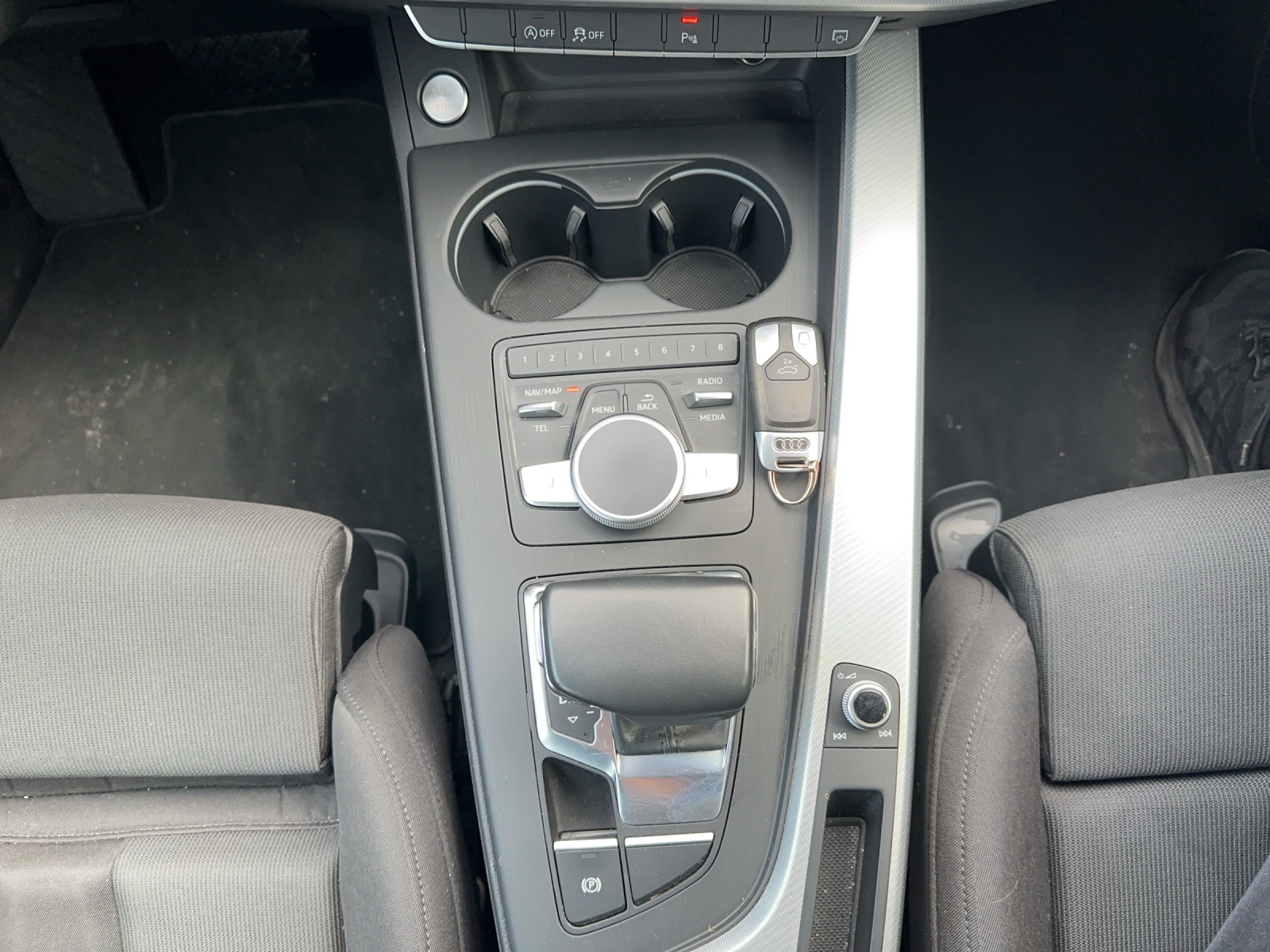AUDI 2.0 Benzin 35 / 150PS Limusine-image-13