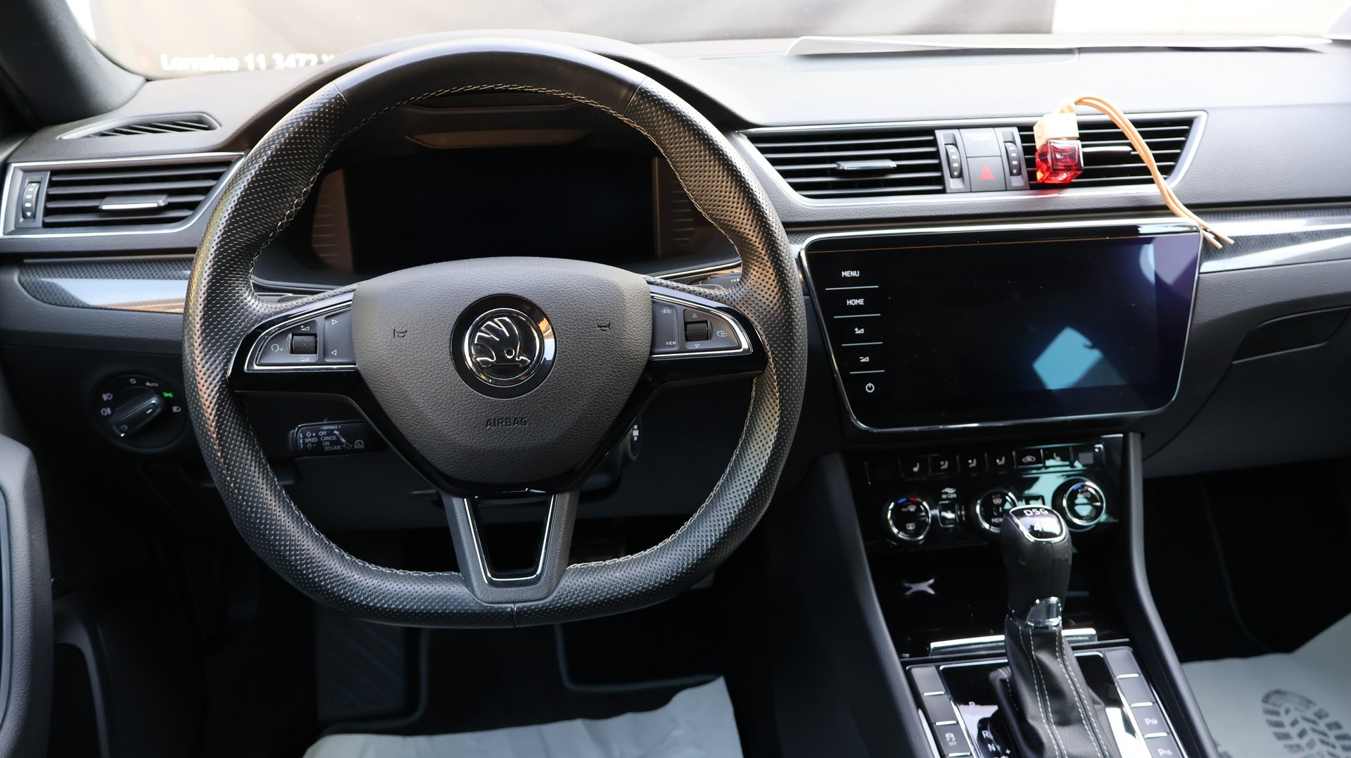 SKODA Superb Combi 2.0 TDi SportLine+ 4x4 DSG-image-17