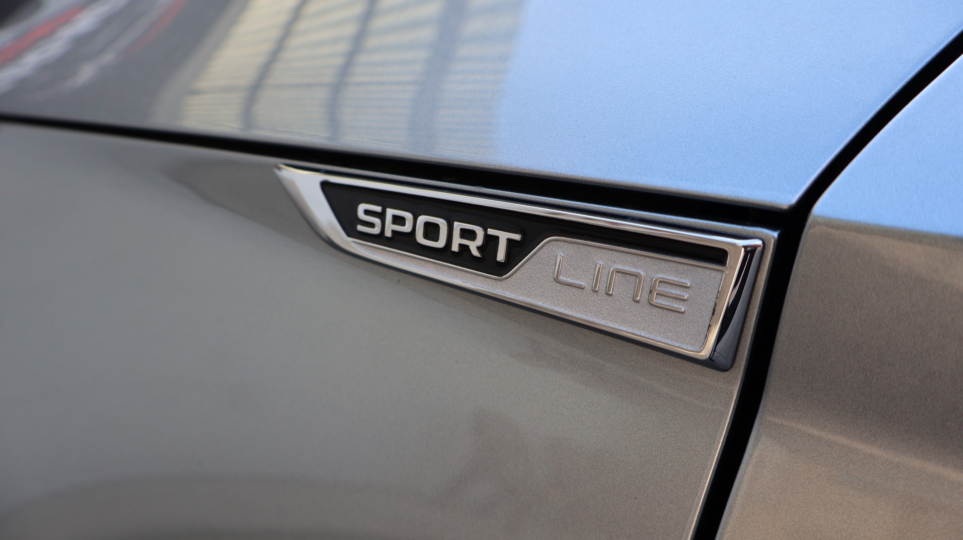 SKODA Superb Combi 2.0 TDi SportLine+ 4x4 DSG-image-6