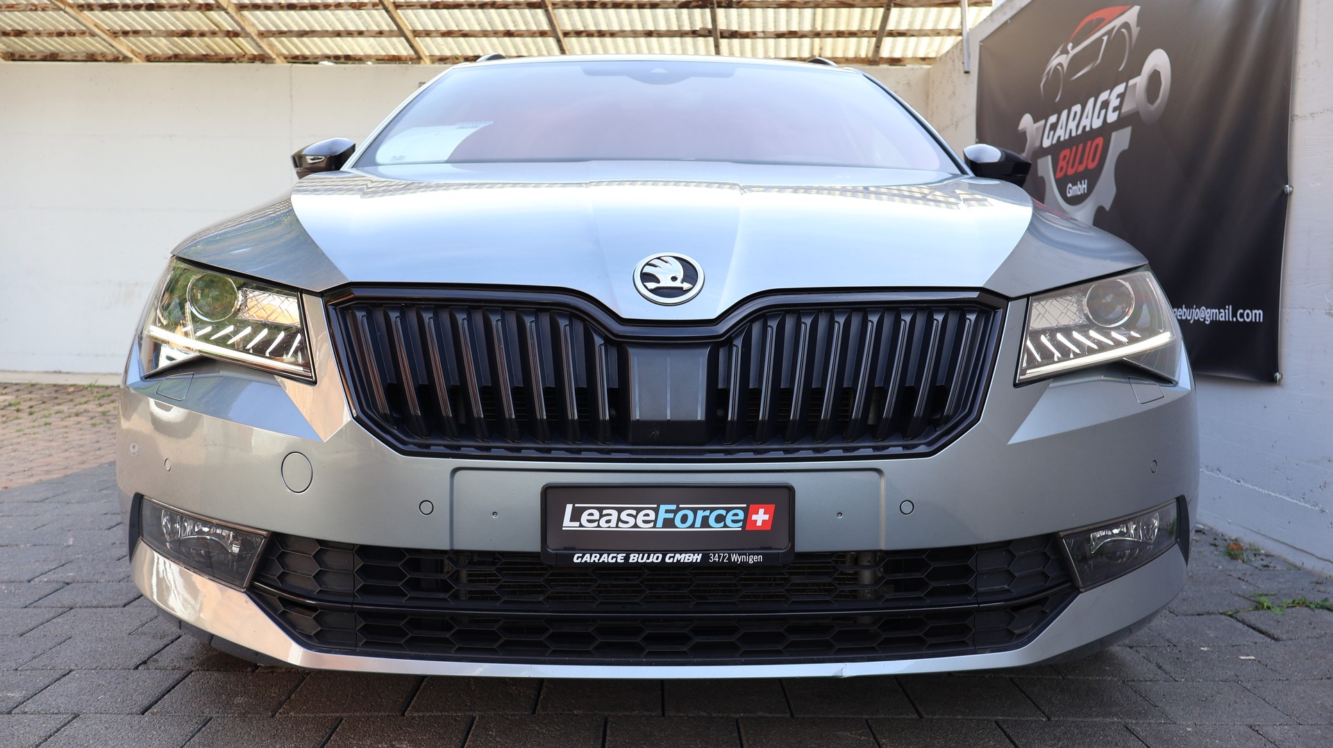 SKODA Superb Combi 2.0 TDi SportLine+ 4x4 DSG-image-1
