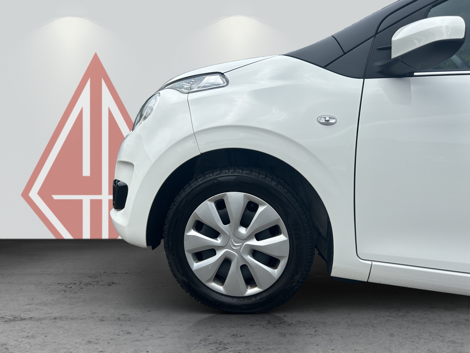 CITROEN C1 1.0 VTi Shine S/S-image-16