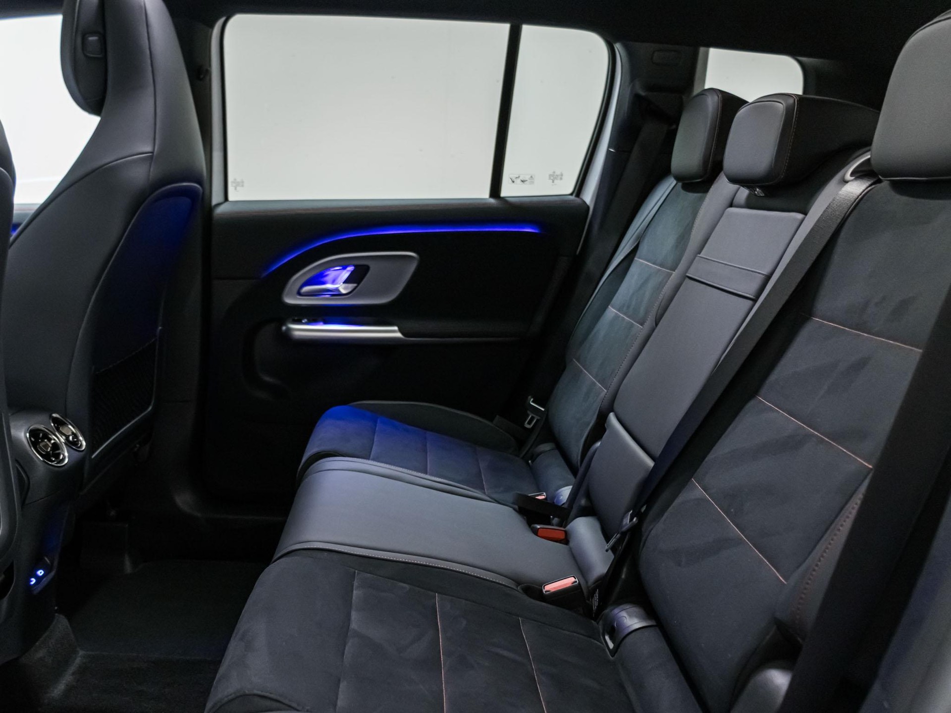 MERCEDES-BENZ GLB 220 4MATIC-image-7