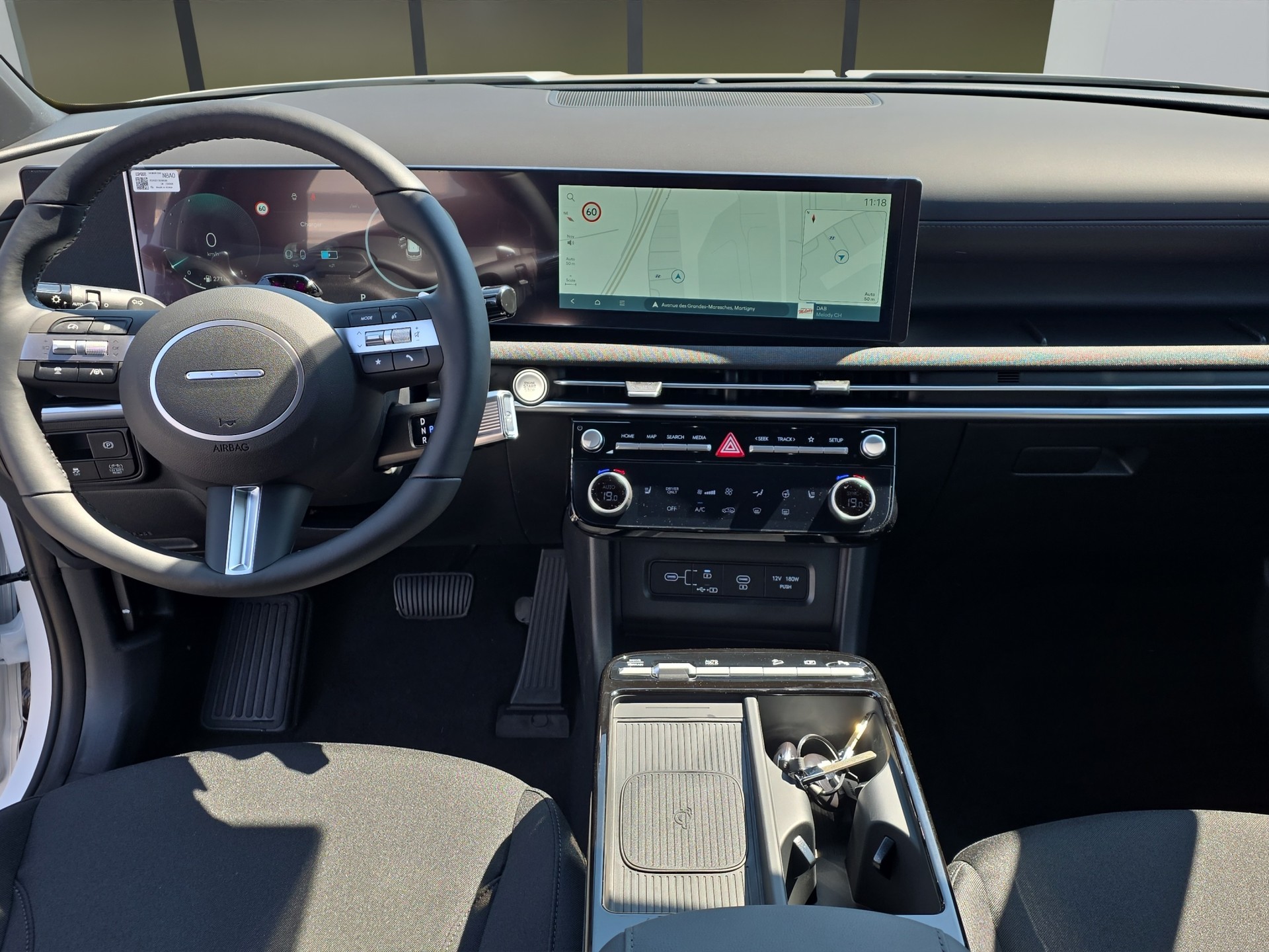 HYUNDAI Tucson 1.6 T-GDi HEV Origo Blackline 4WD-image-13