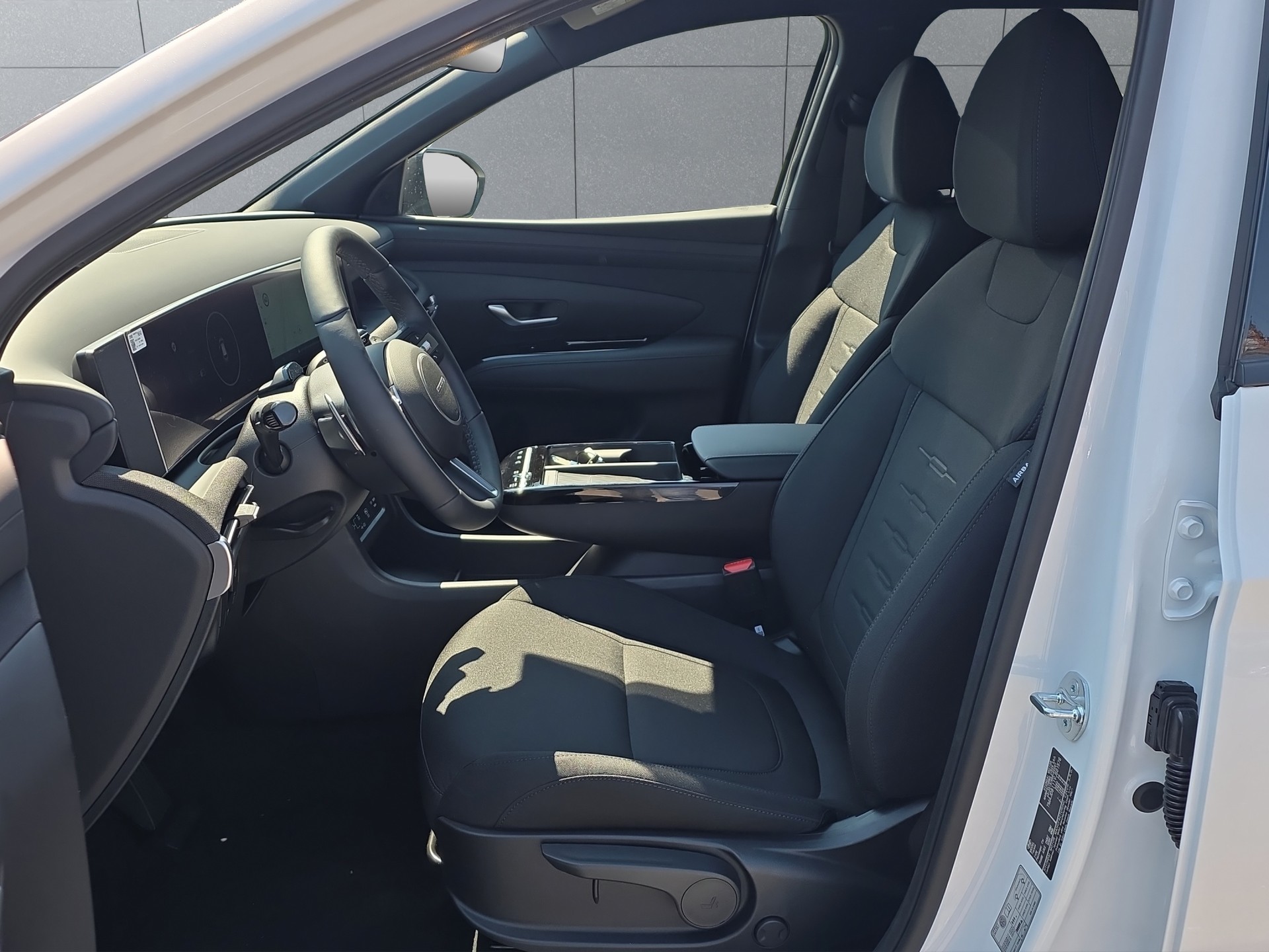 HYUNDAI Tucson 1.6 T-GDi HEV Origo Blackline 4WD-image-8