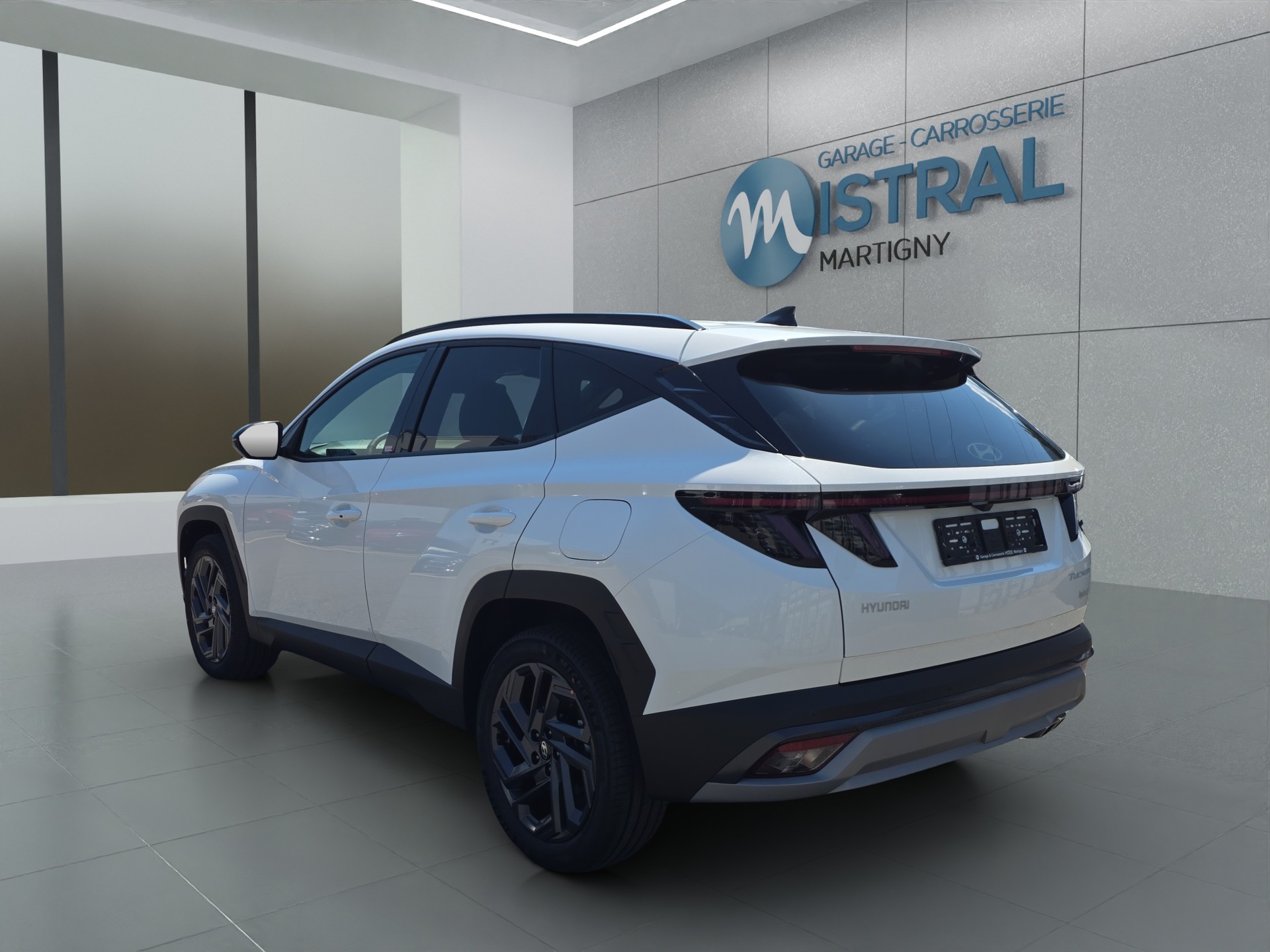 HYUNDAI Tucson 1.6 T-GDi HEV Origo Blackline 4WD-showroom-element-2