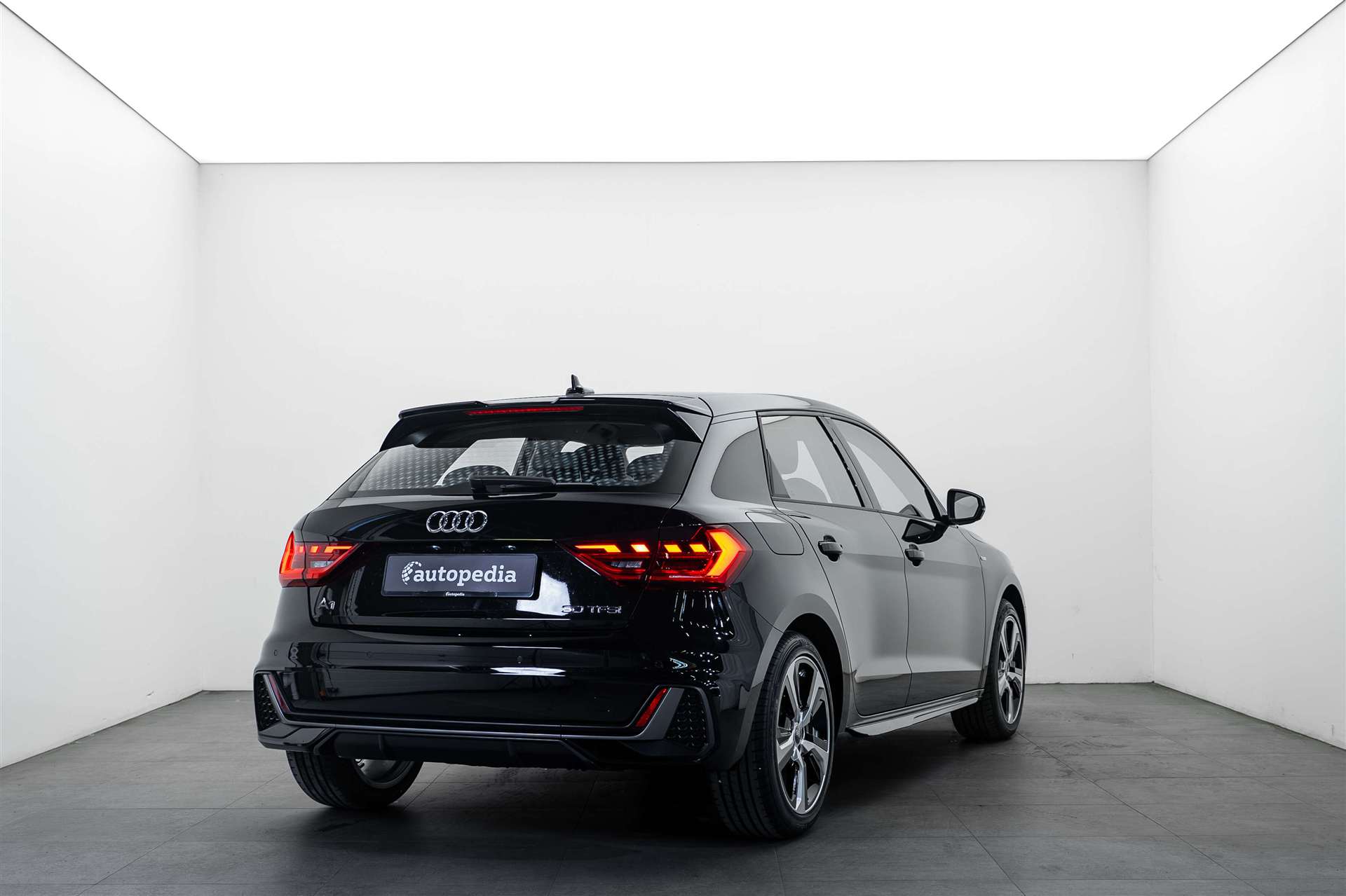 AUDI A1 Sportback 30 TFSi S-Line S-Tronic Automat-showroom-element-2