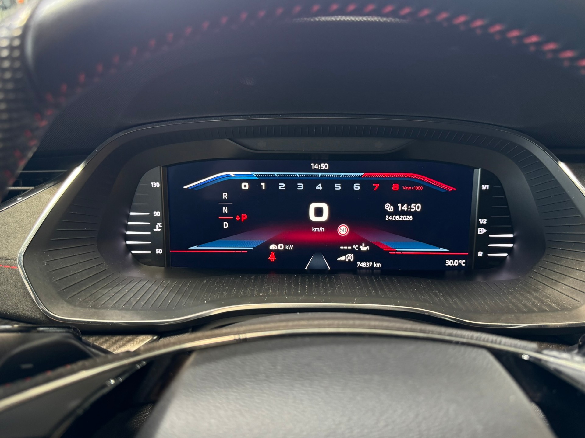 SKODA Octavia Combi 2.0 TSI DSG RS-image-15