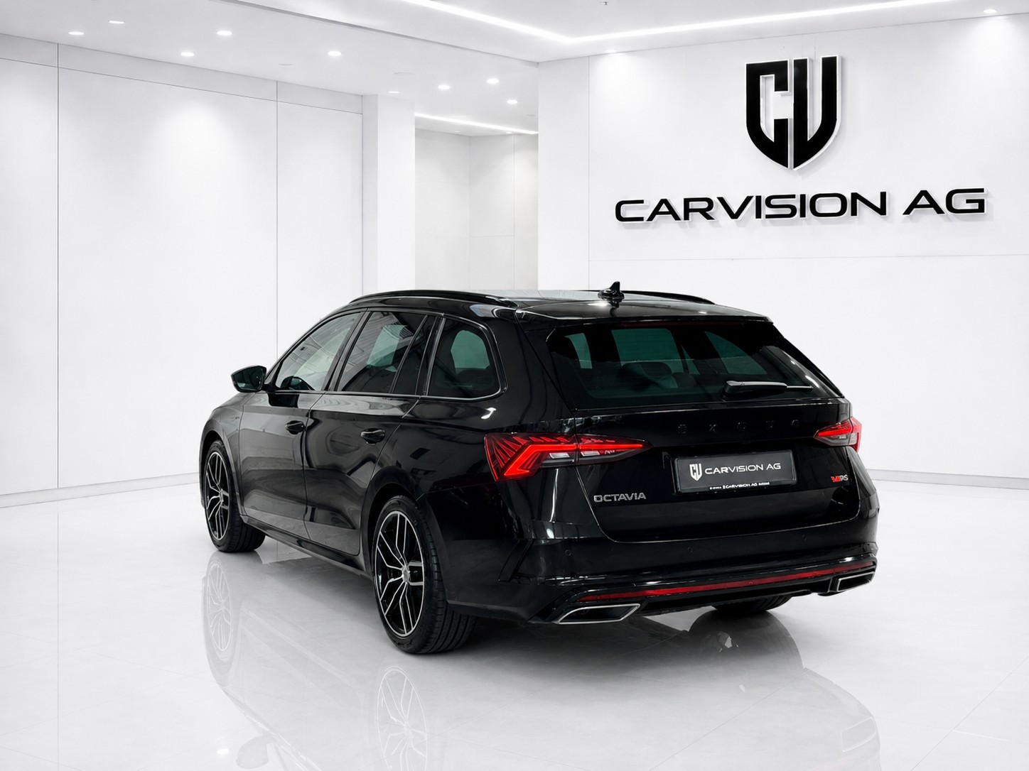 SKODA Octavia Combi 2.0 TSI DSG RS-image-4