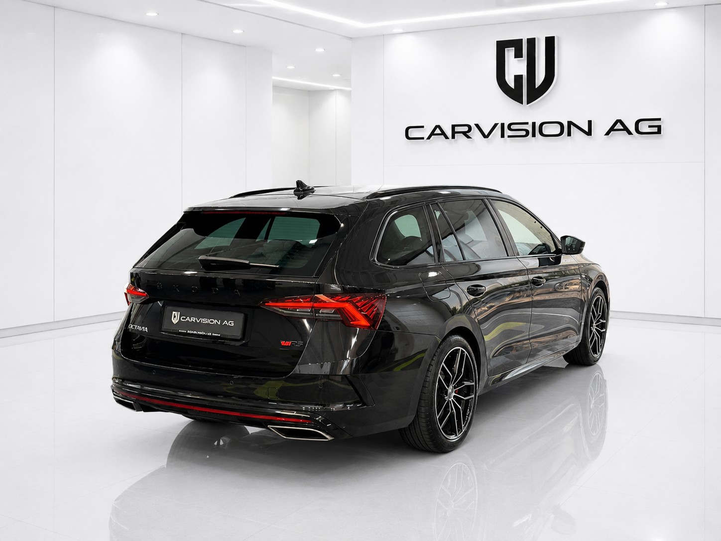 SKODA Octavia Combi 2.0 TSI DSG RS-image-6