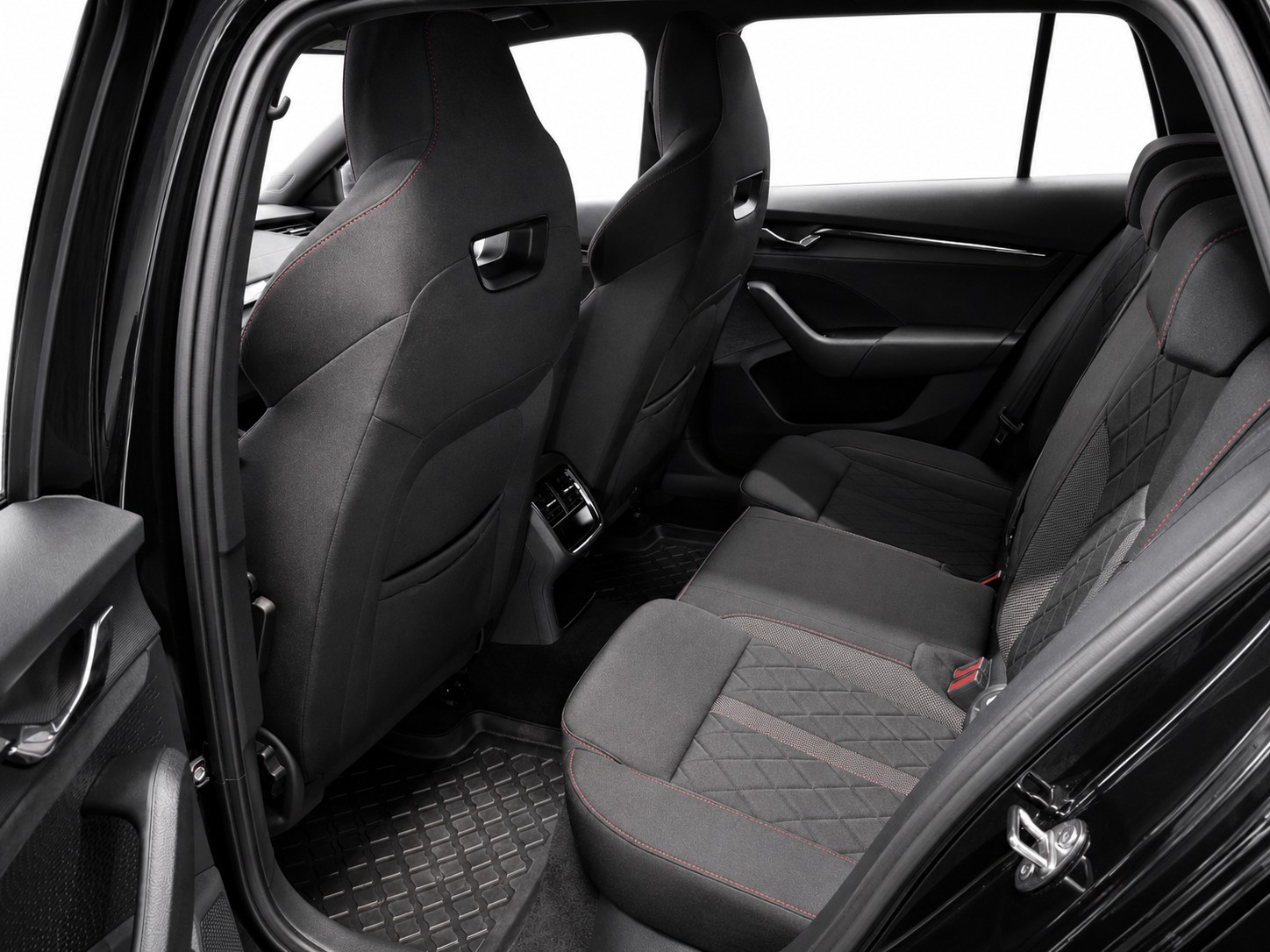 SKODA Octavia Combi 2.0 TSI DSG RS-image-12