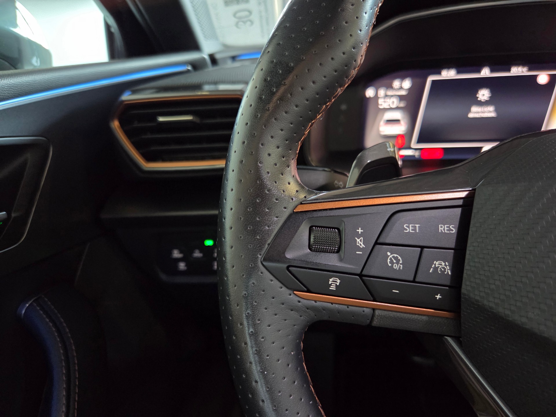 CUPRA Leon 1.5 eTSI DSG-image-7