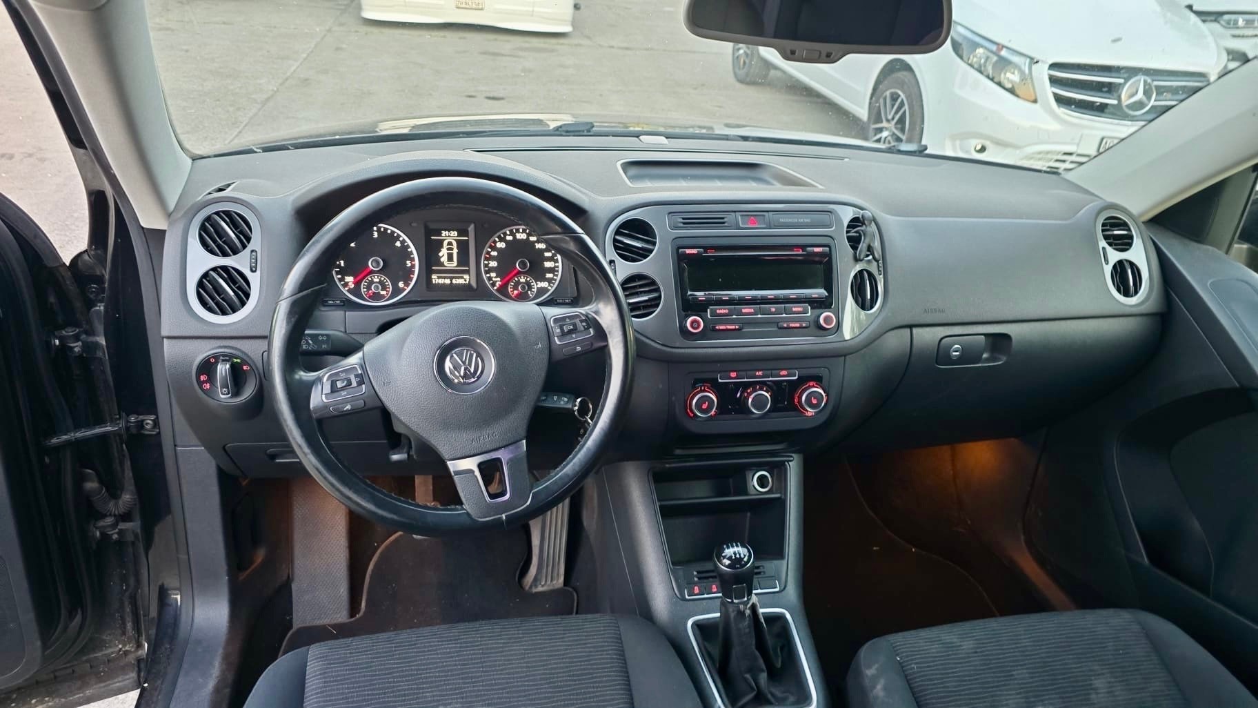 VW Tiguan 2.0 TDI BlueMotion Trend&Fun 4x2-image-8