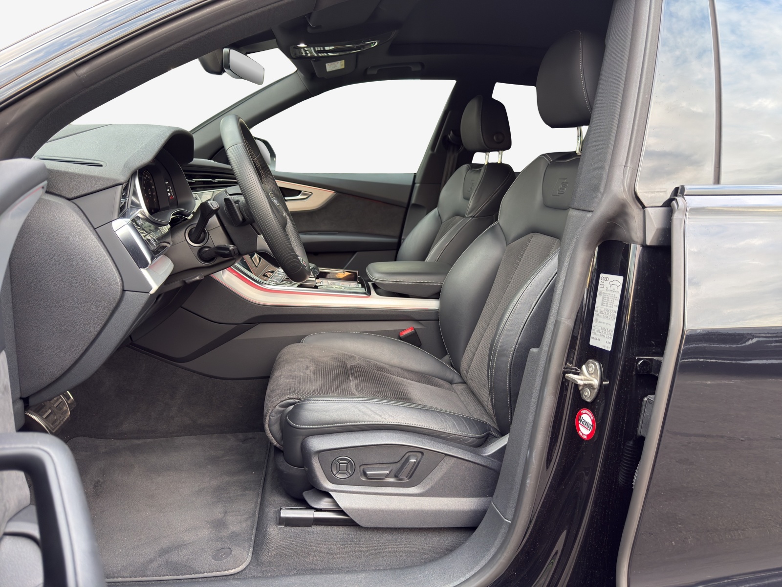 AUDI Q8 50 TDI Black Edition quattro tiptronic-image-7