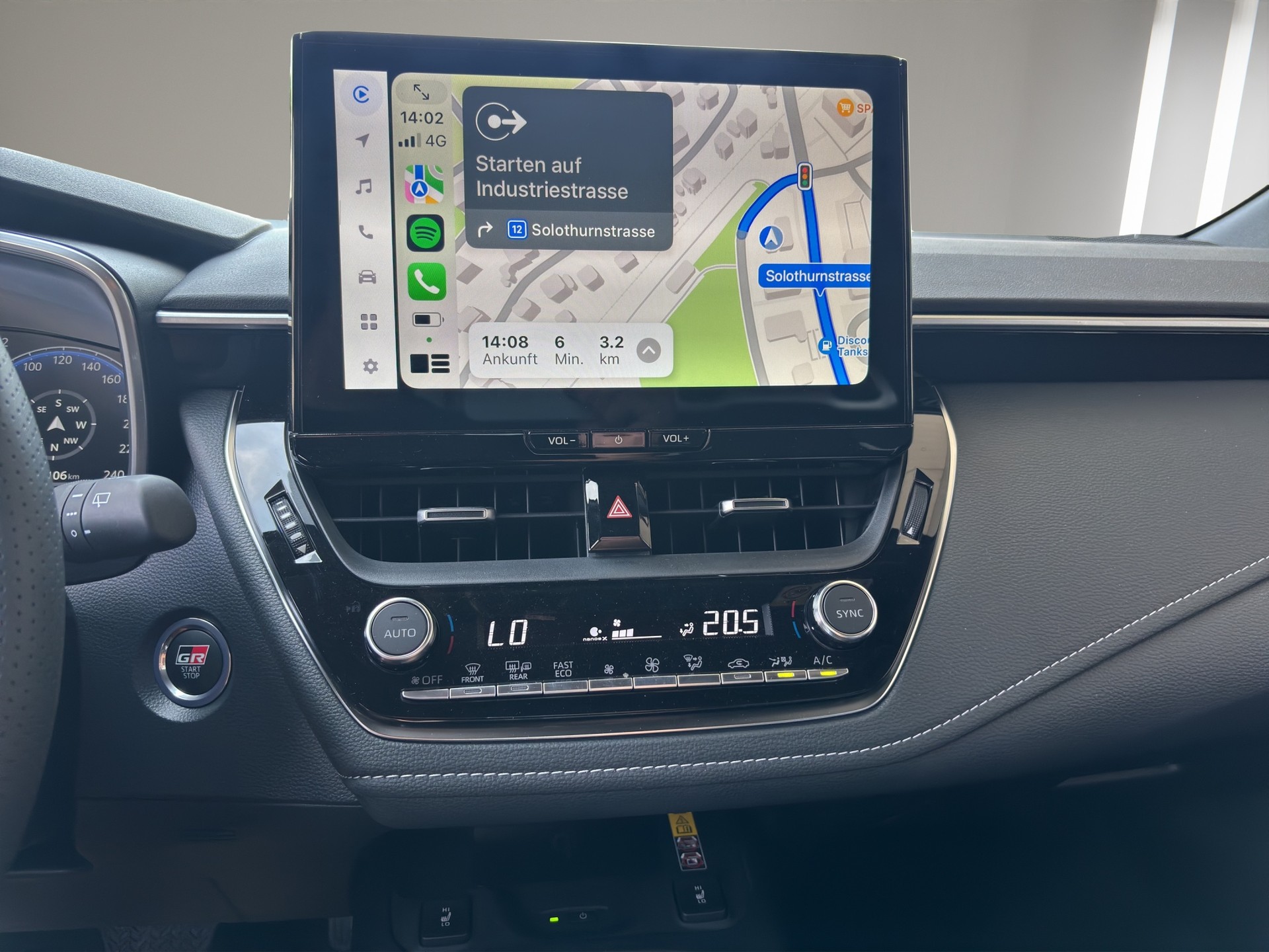 TOYOTA Corolla Touring Sports 2.0 HSD GR Sport e-CVT-image-16