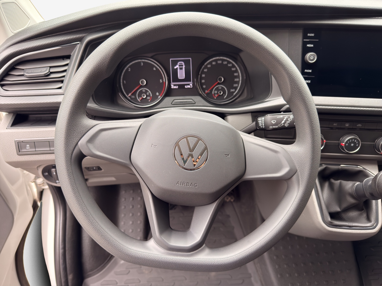 VW T6.1 2.0 TDI 4Motion-image-9