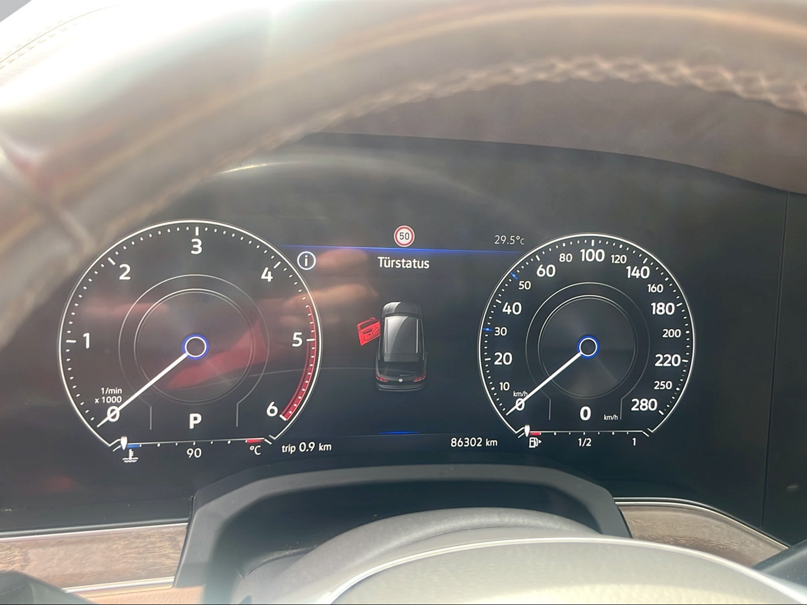 VW Touareg 3.0 TDI Atmosphere Tiptronic-image-4