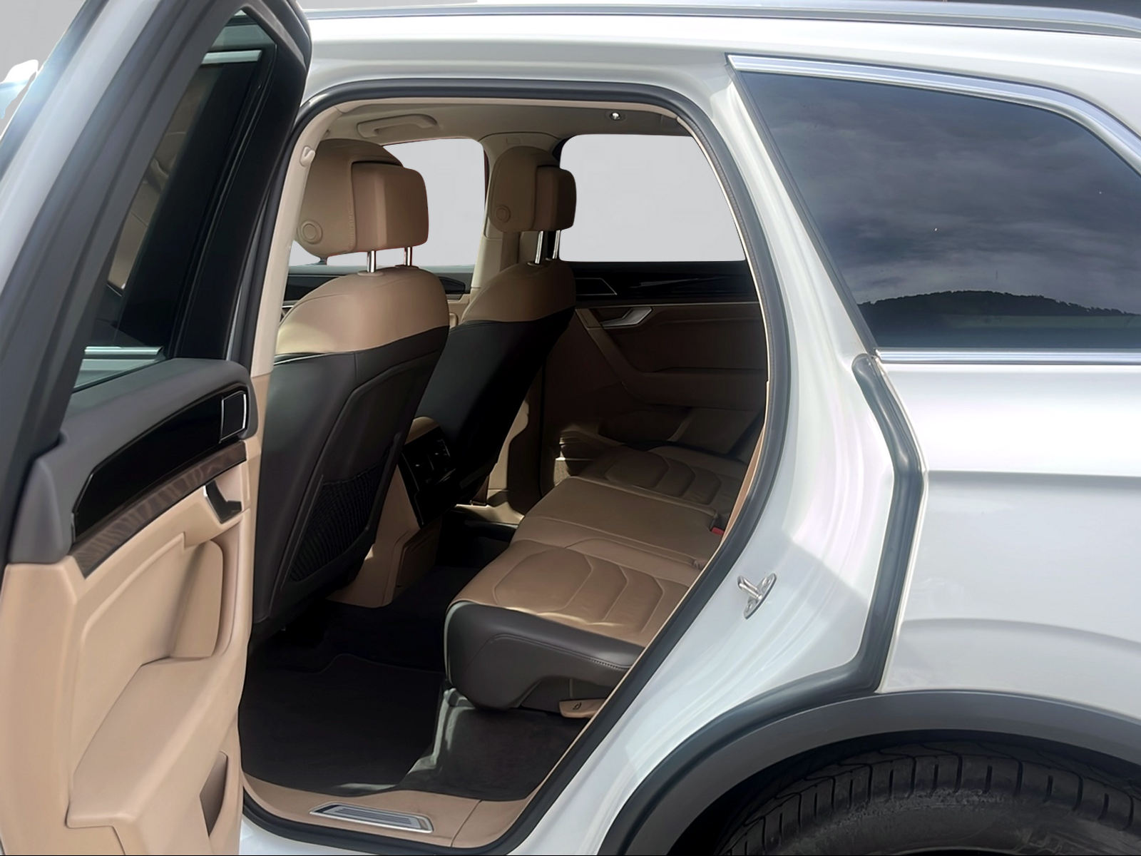 VW Touareg 3.0 TDI Atmosphere Tiptronic-image-7