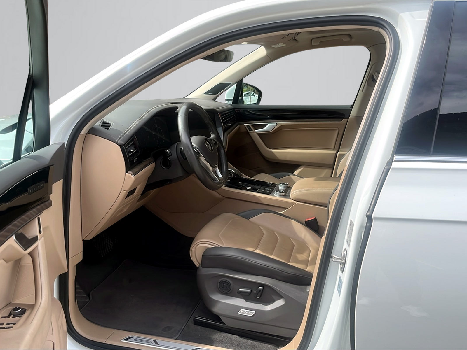 VW Touareg 3.0 TDI Atmosphere Tiptronic-showroom-element-3
