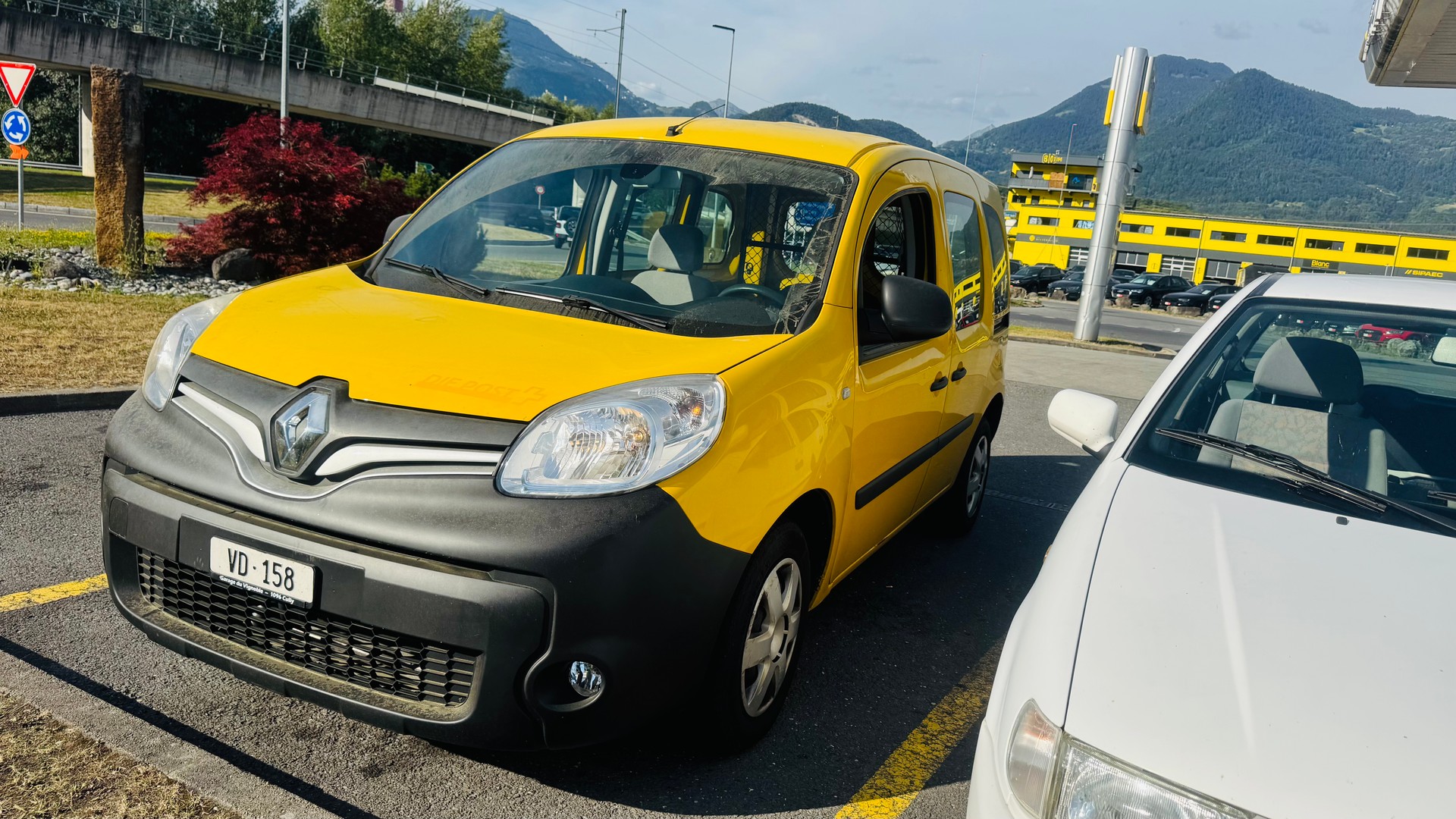 RENAULT Kangoo Medium TCe 115 Business A-image-4
