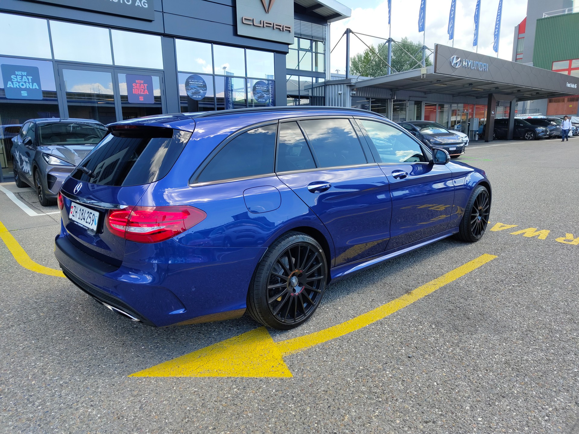MERCEDES-BENZ C300 AMG Line 9G-Tronic-image-10