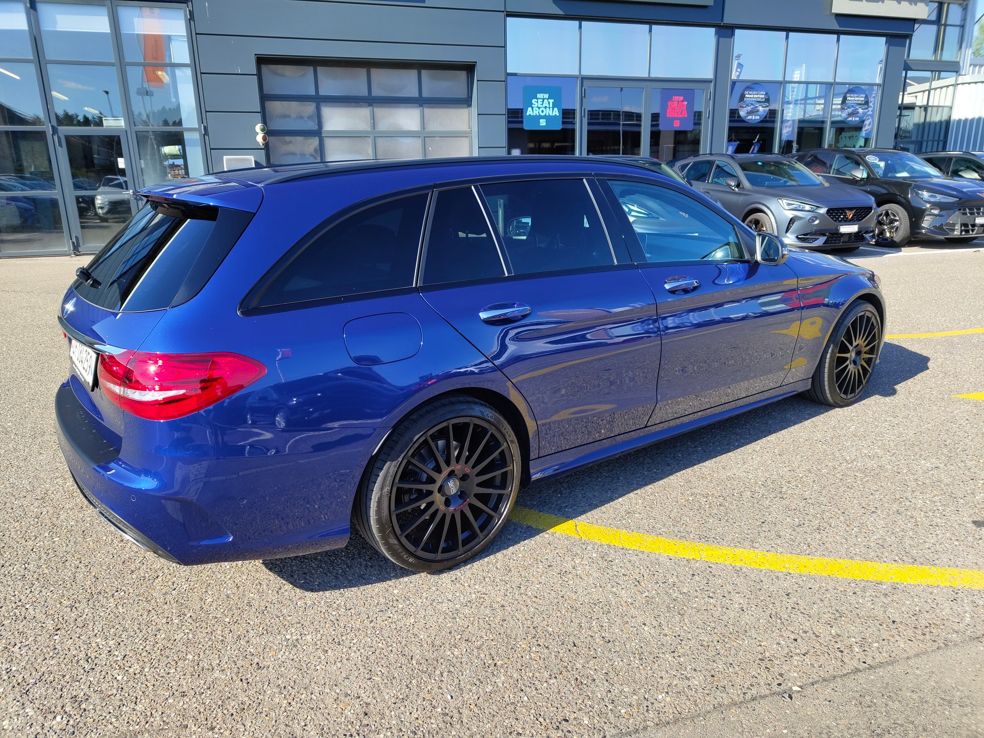 MERCEDES-BENZ C300 AMG Line 9G-Tronic-image-12