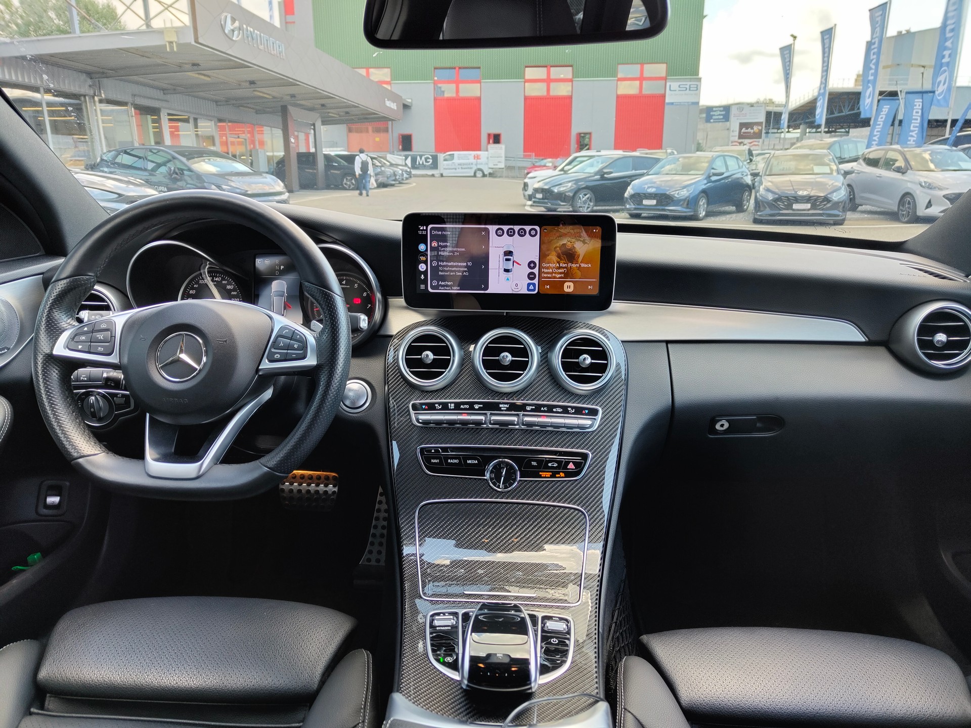 MERCEDES-BENZ C300 AMG Line 9G-Tronic-image-13