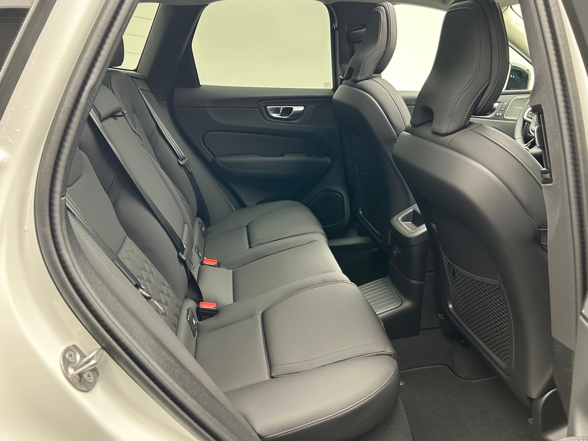 VOLVO XC60 2.0 T6 TE Ultra Dark eAWD-image-35