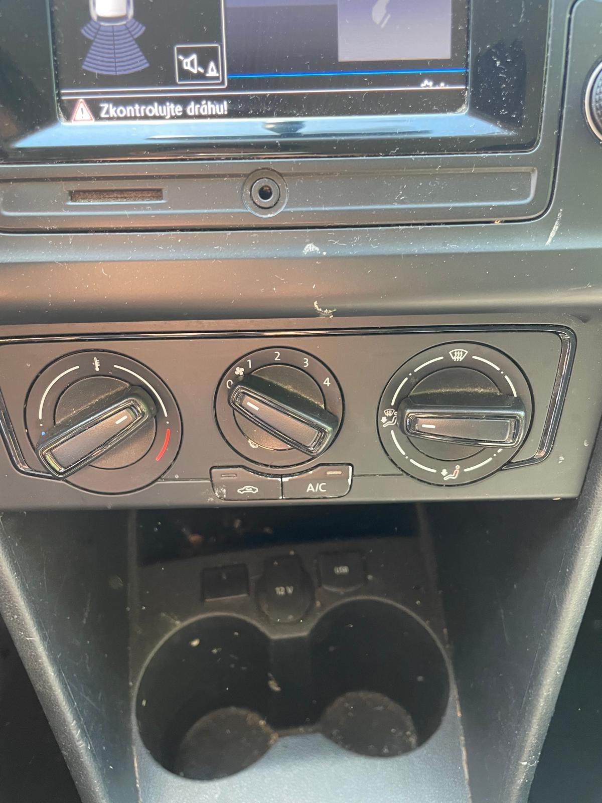 VW Polo 1.0 BMT Value-image-12
