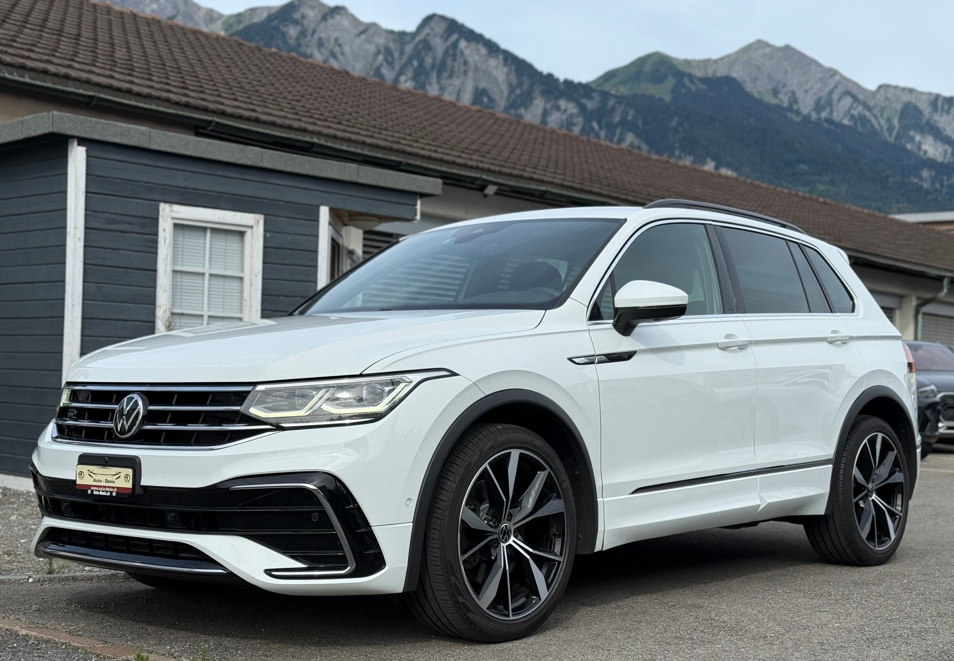 VW Tiguan 2.0 TDI SCR R-Line DSG-image-0