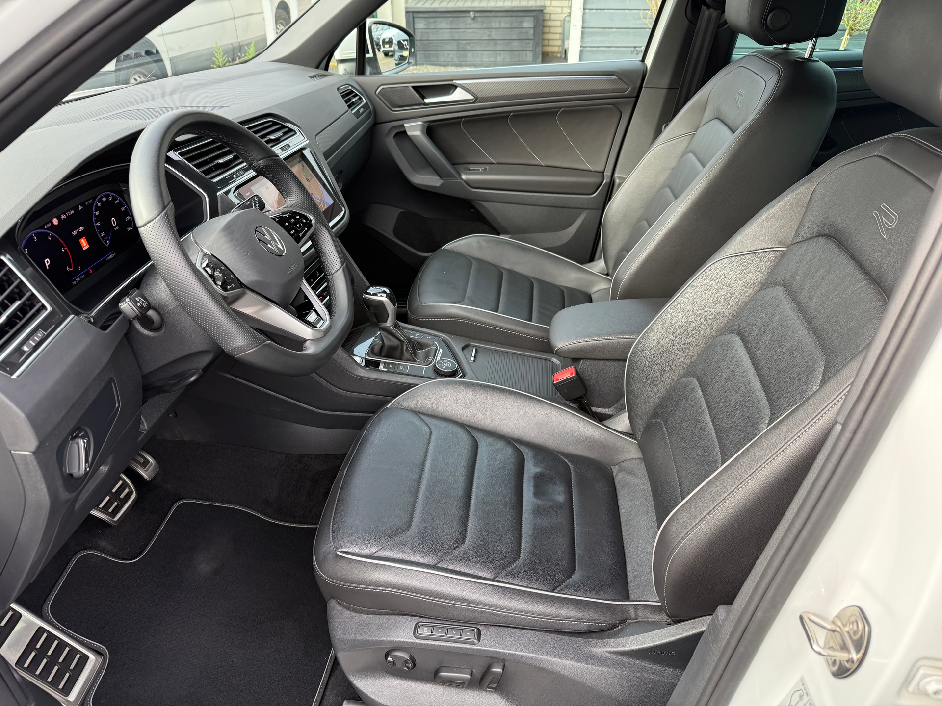 VW Tiguan 2.0 TDI SCR R-Line DSG-image-7