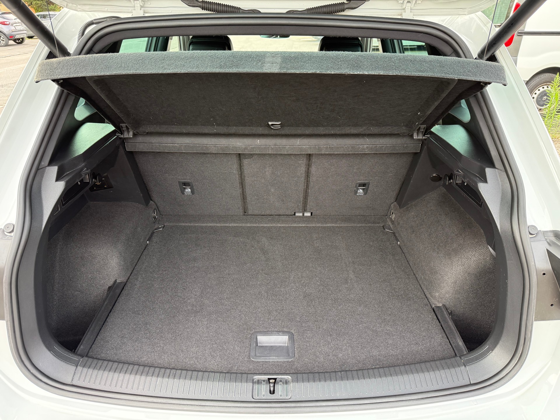 VW Tiguan 2.0 TDI SCR R-Line DSG-image-12