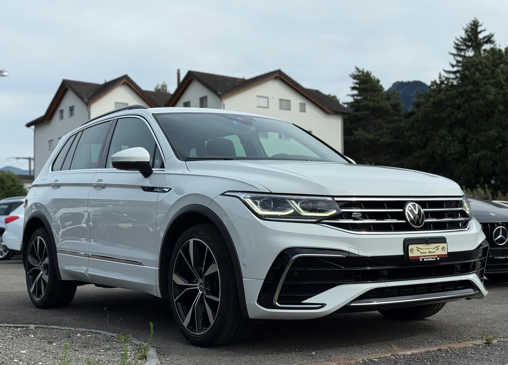 VW Tiguan 2.0 TDI SCR R-Line DSG-image-2