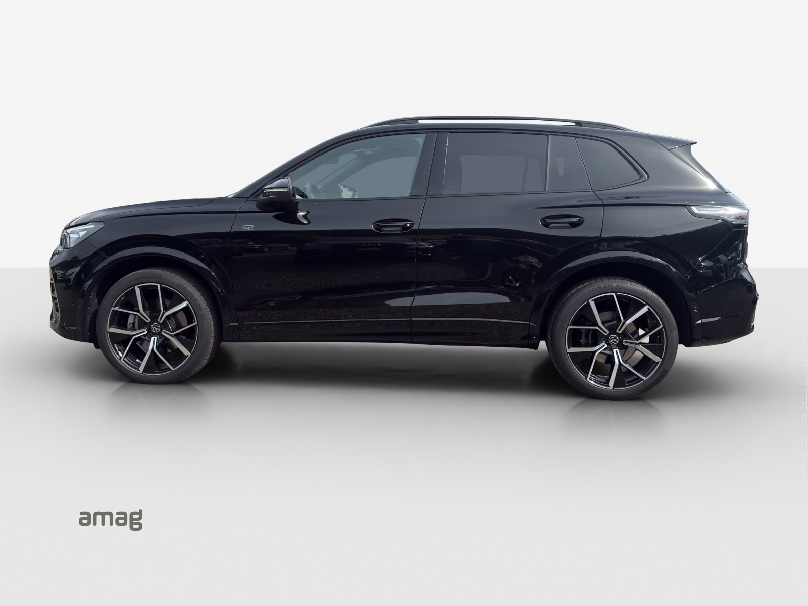 VW Tiguan 2.0 TSI DSG R-Line 4Motion-image-1