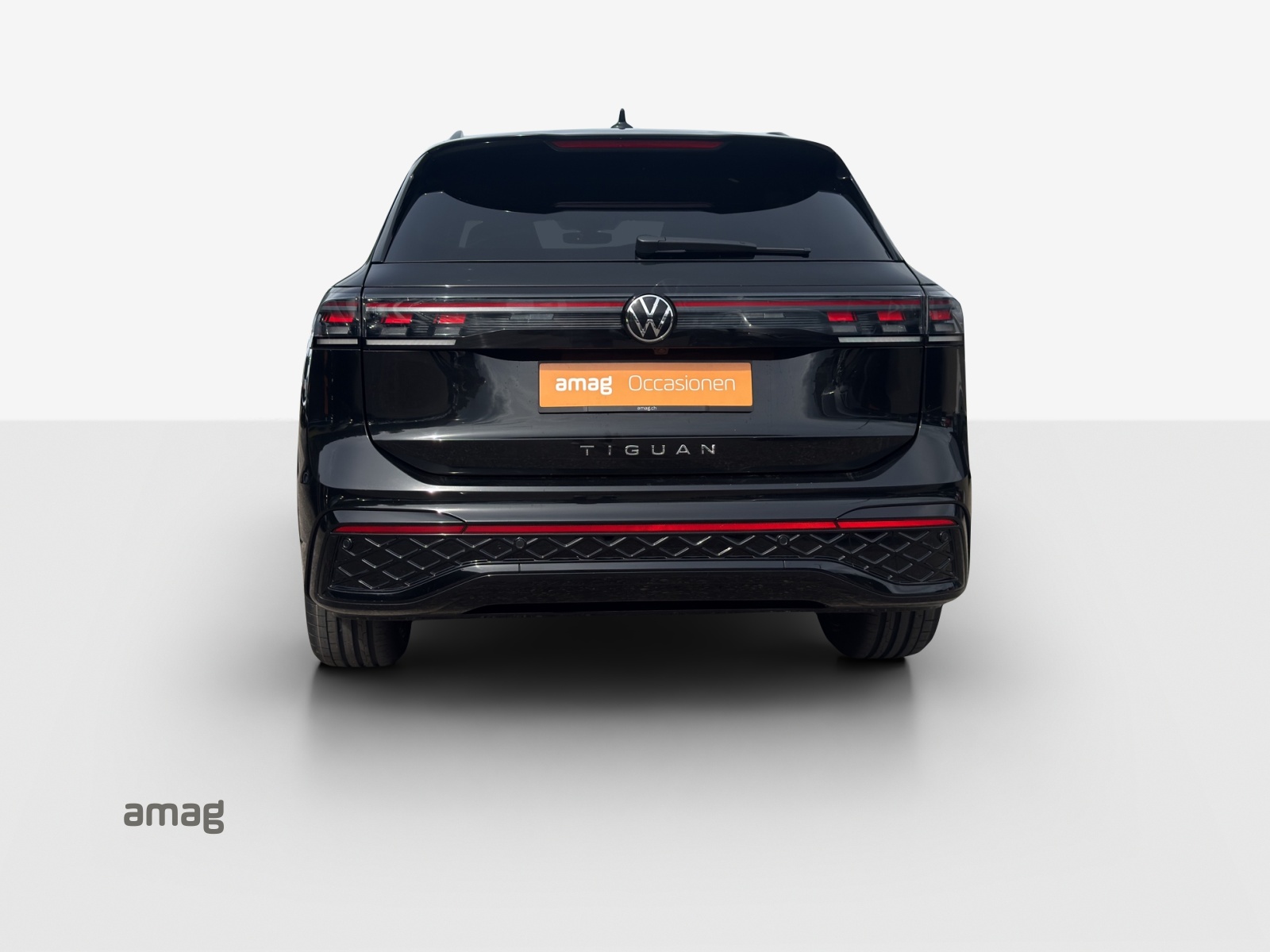 VW Tiguan 2.0 TSI DSG R-Line 4Motion-image-3