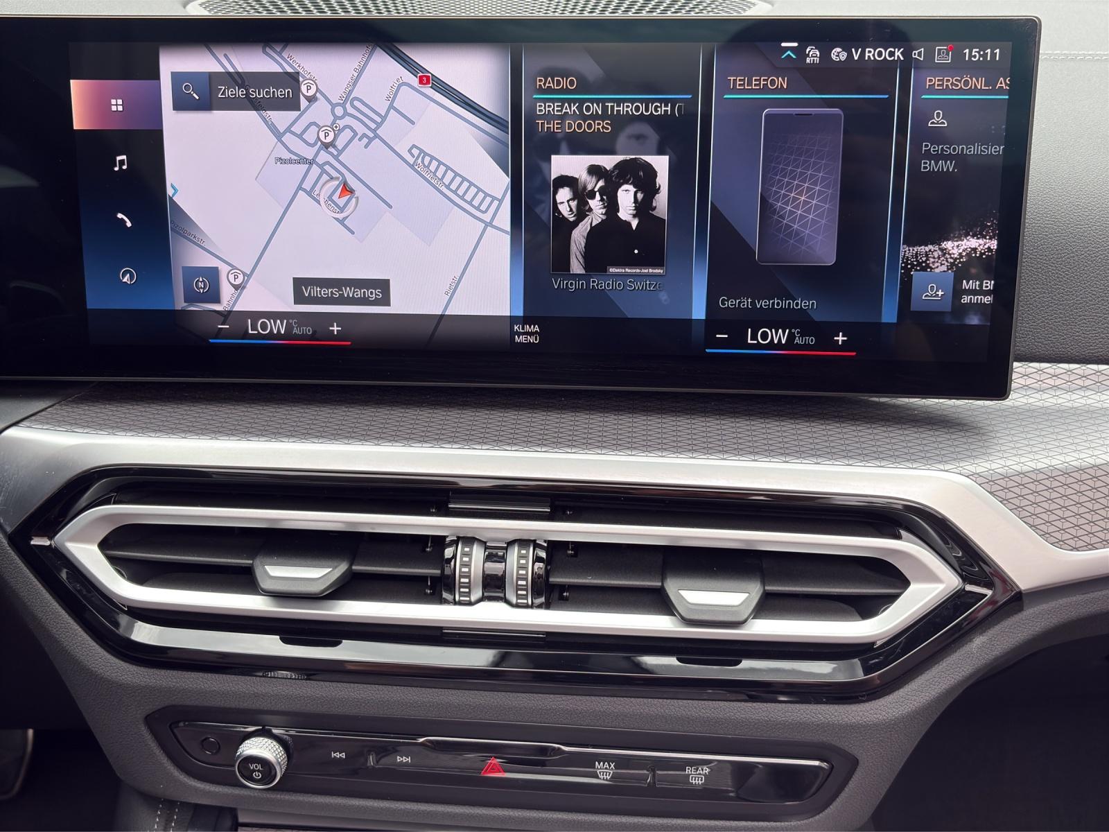 BMW M440i xDrive Cabrio-image-11