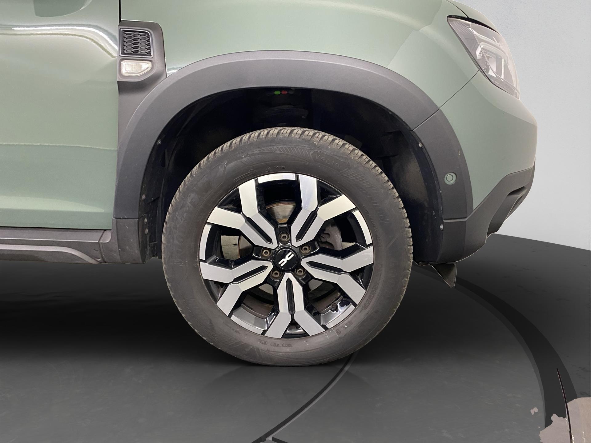 DACIA Duster Blue dCi 115 Journey 4x4-image-24