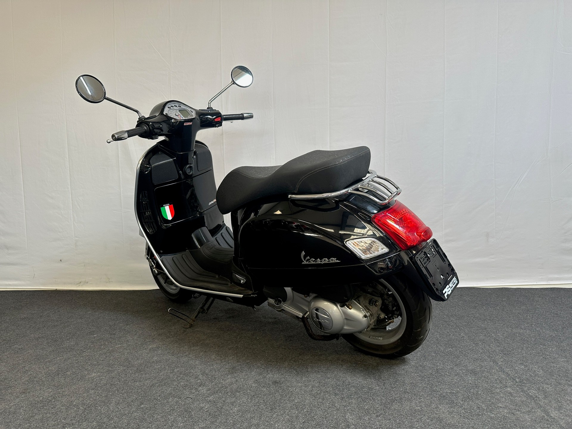 PIAGGIO Vespa GTS 250 i.e.-image-5