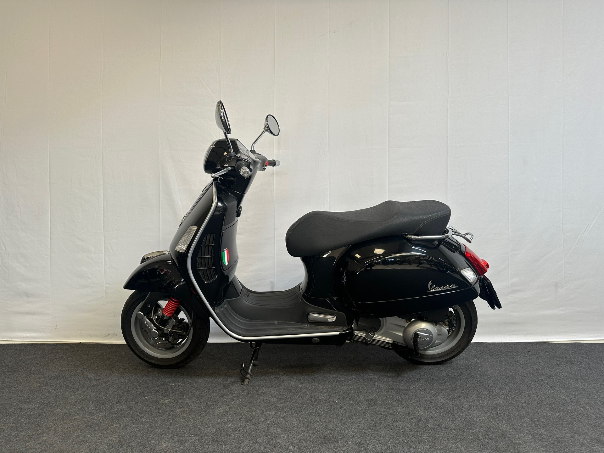 PIAGGIO Vespa GTS 250 i.e.-image-4