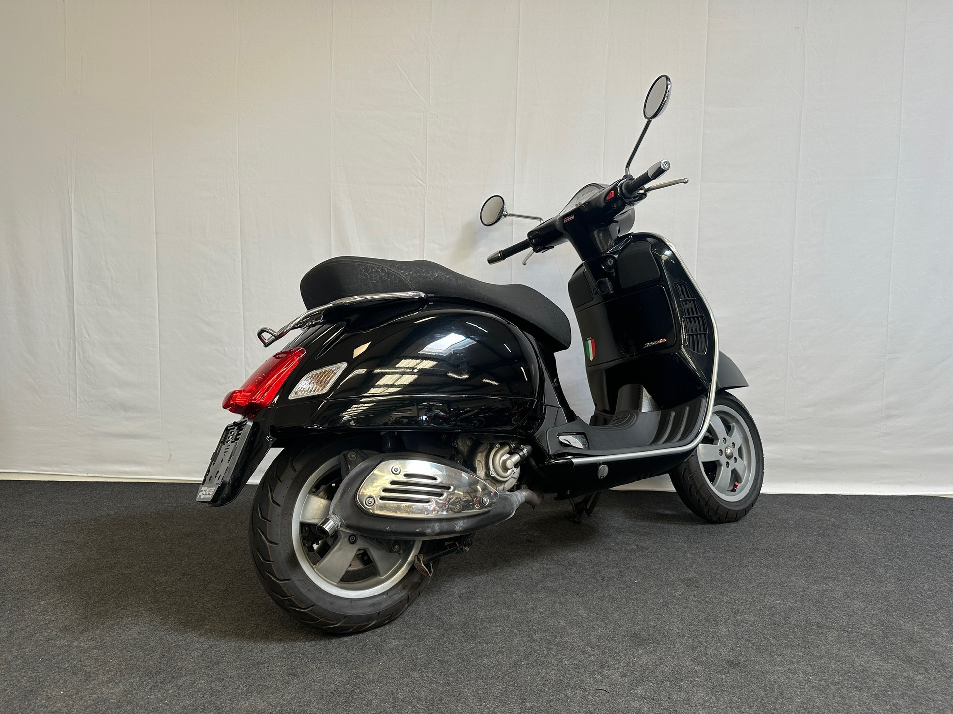 PIAGGIO Vespa GTS 250 i.e.-image-6