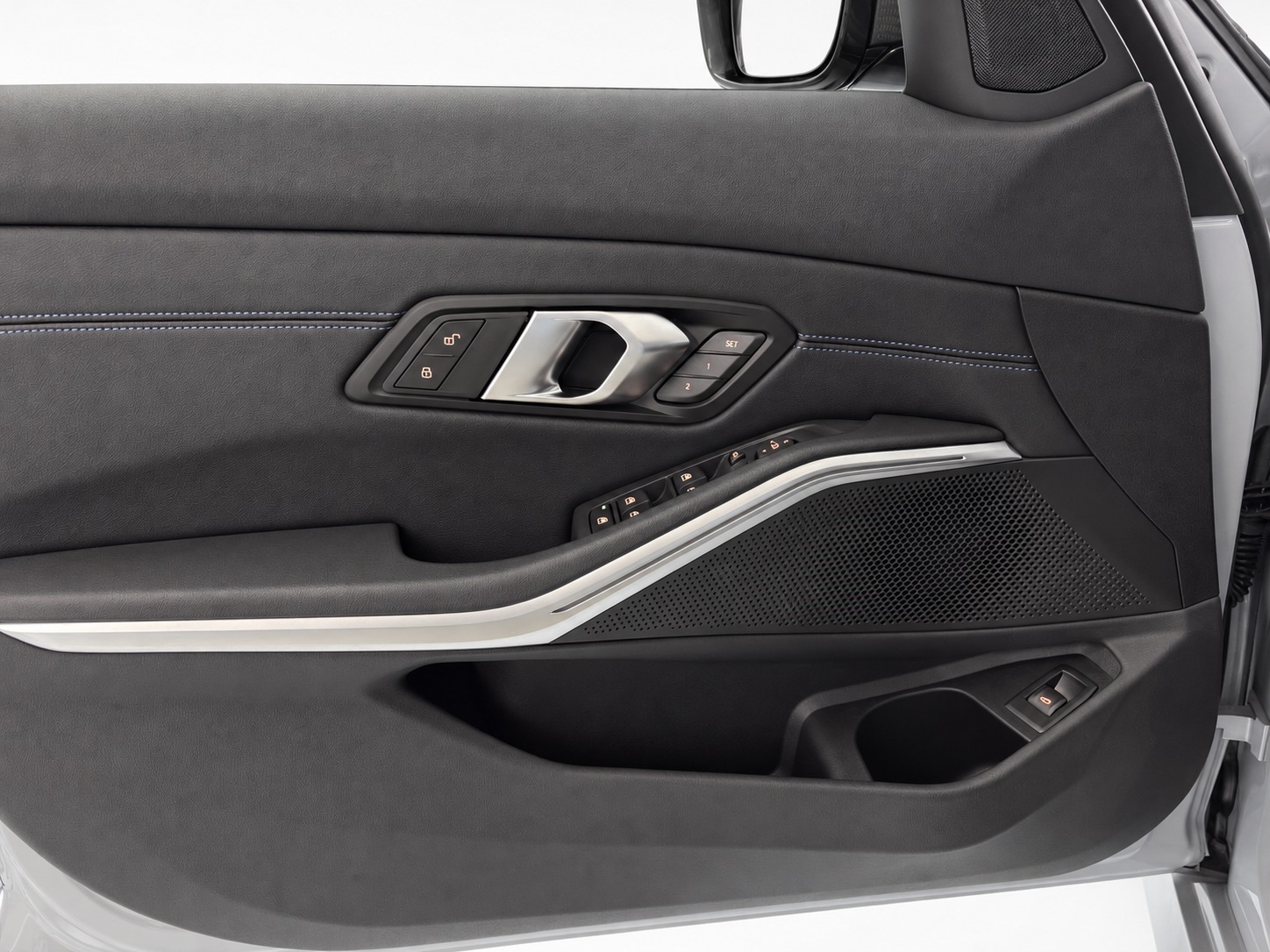 BMW M340i xDrive 48V Steptronic M Sport M Performance-image-13