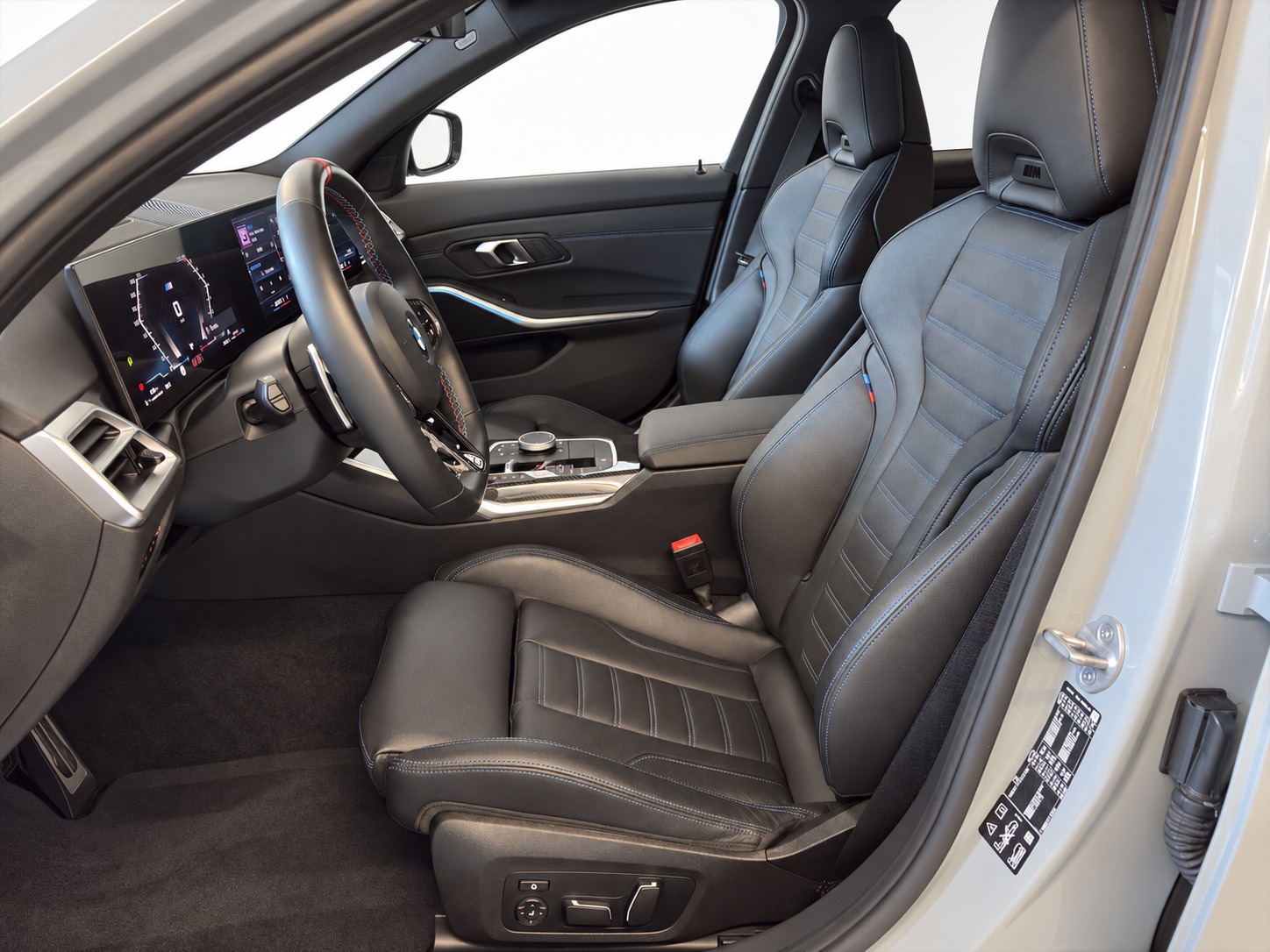 BMW M340i xDrive 48V Steptronic M Sport M Performance-image-14