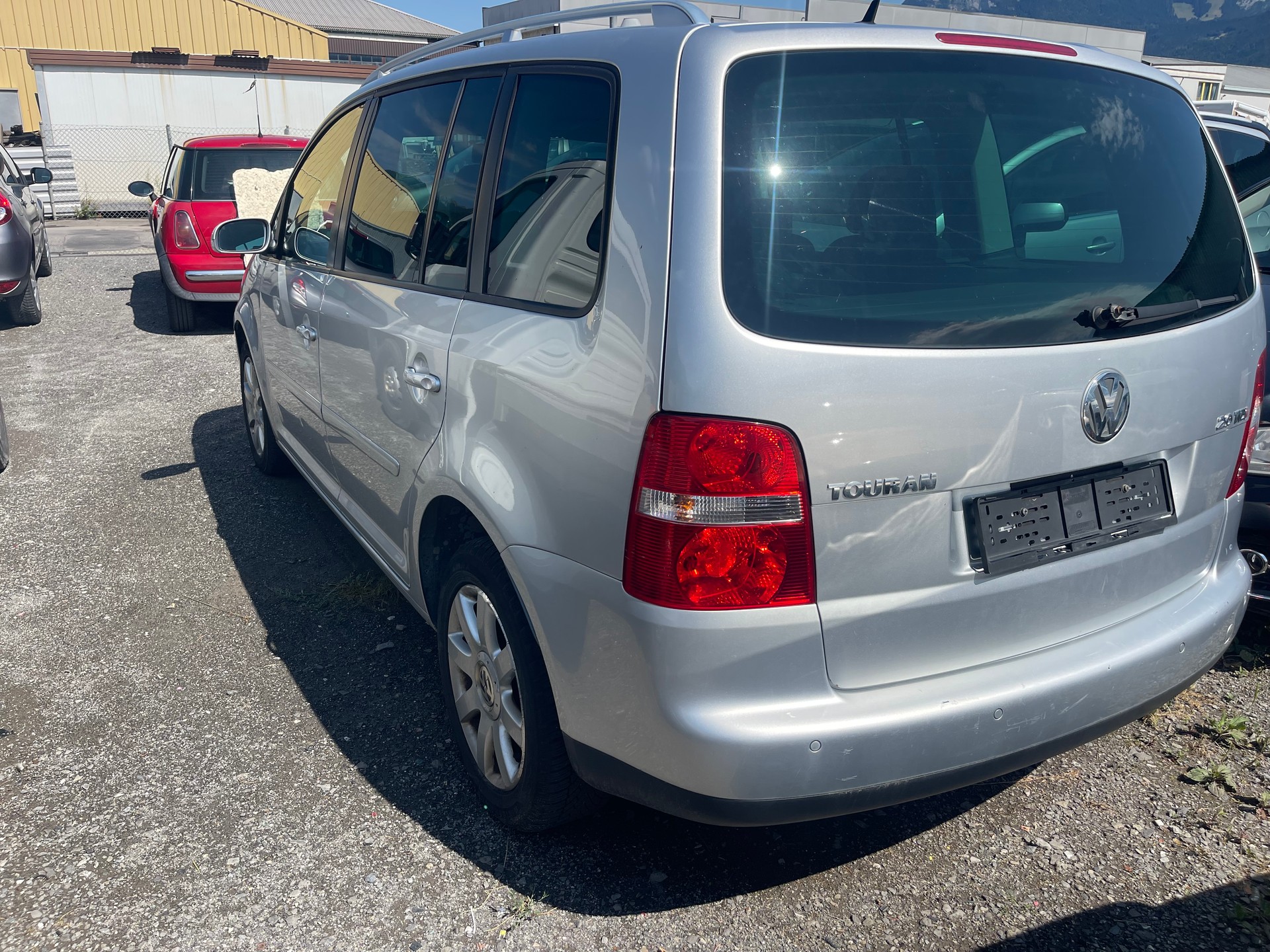 VW TOURAN-image-9