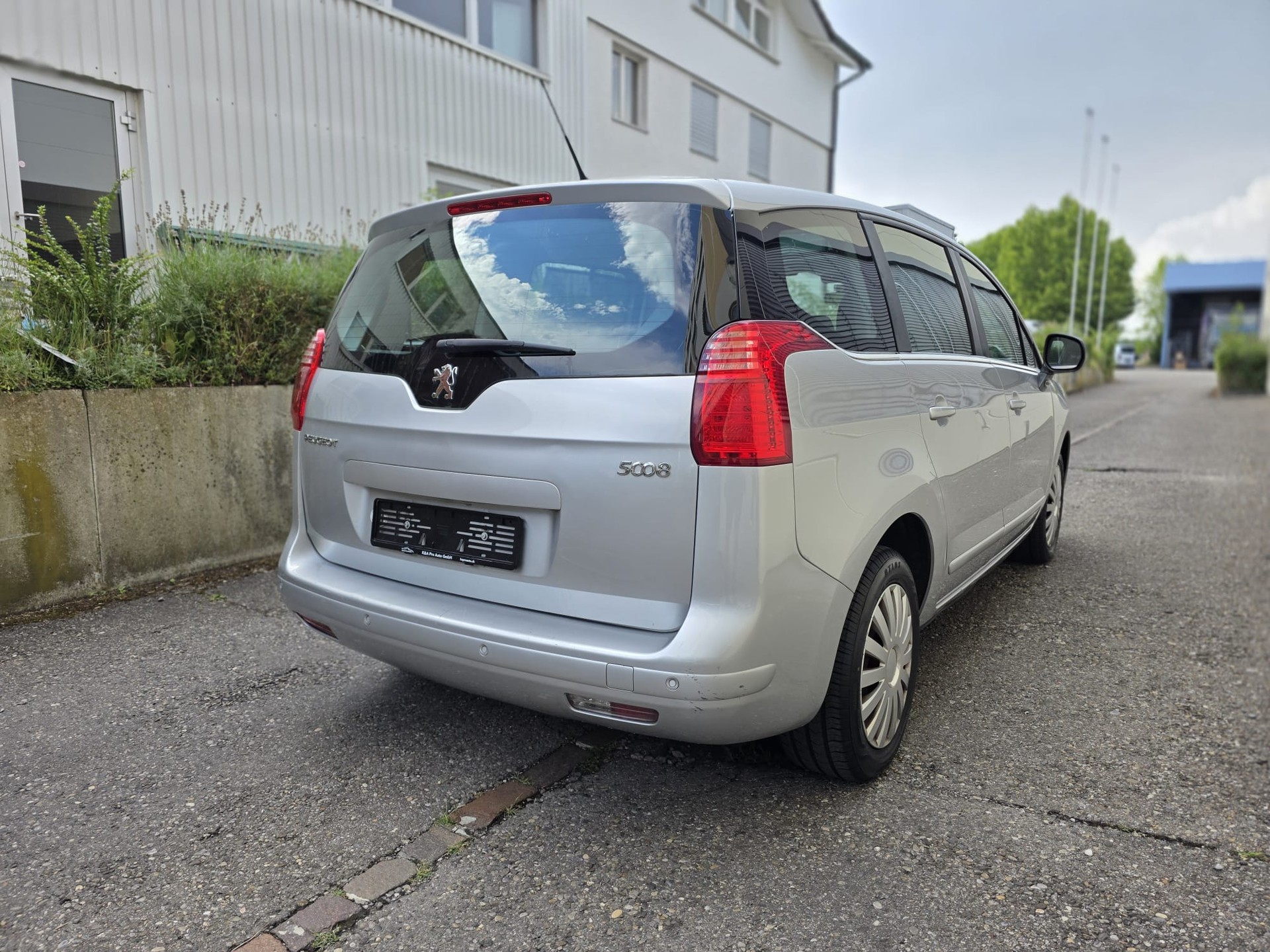 PEUGEOT 5008 1.6 16V VTI Trendy Clim-image-4