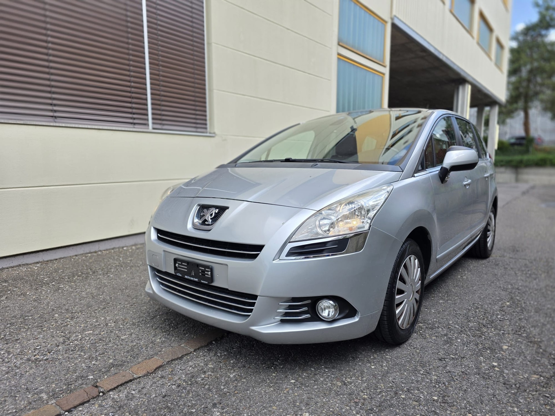 PEUGEOT 5008 1.6 16V VTI Trendy Clim