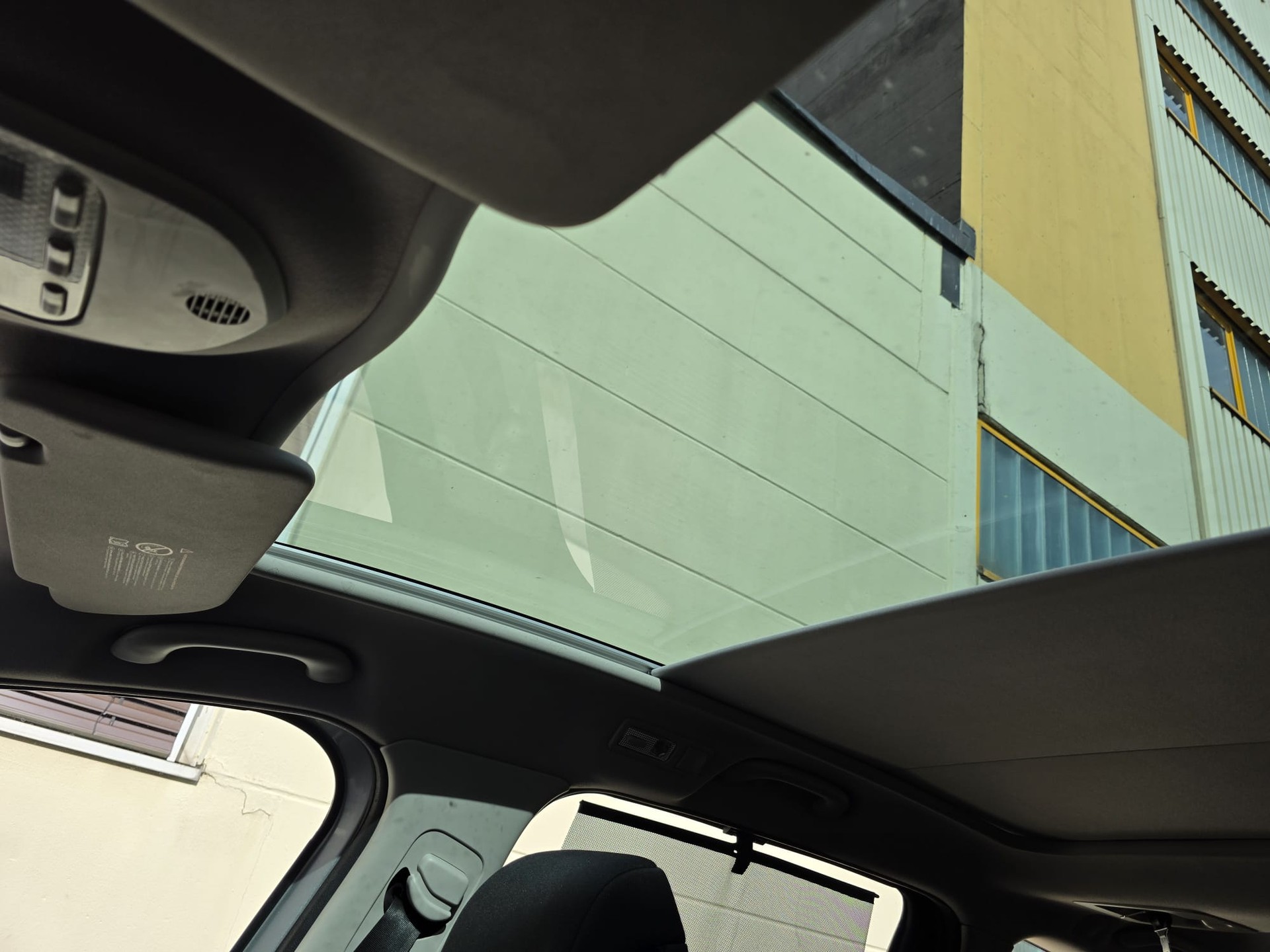 PEUGEOT 5008 1.6 16V VTI Trendy Clim-image-7